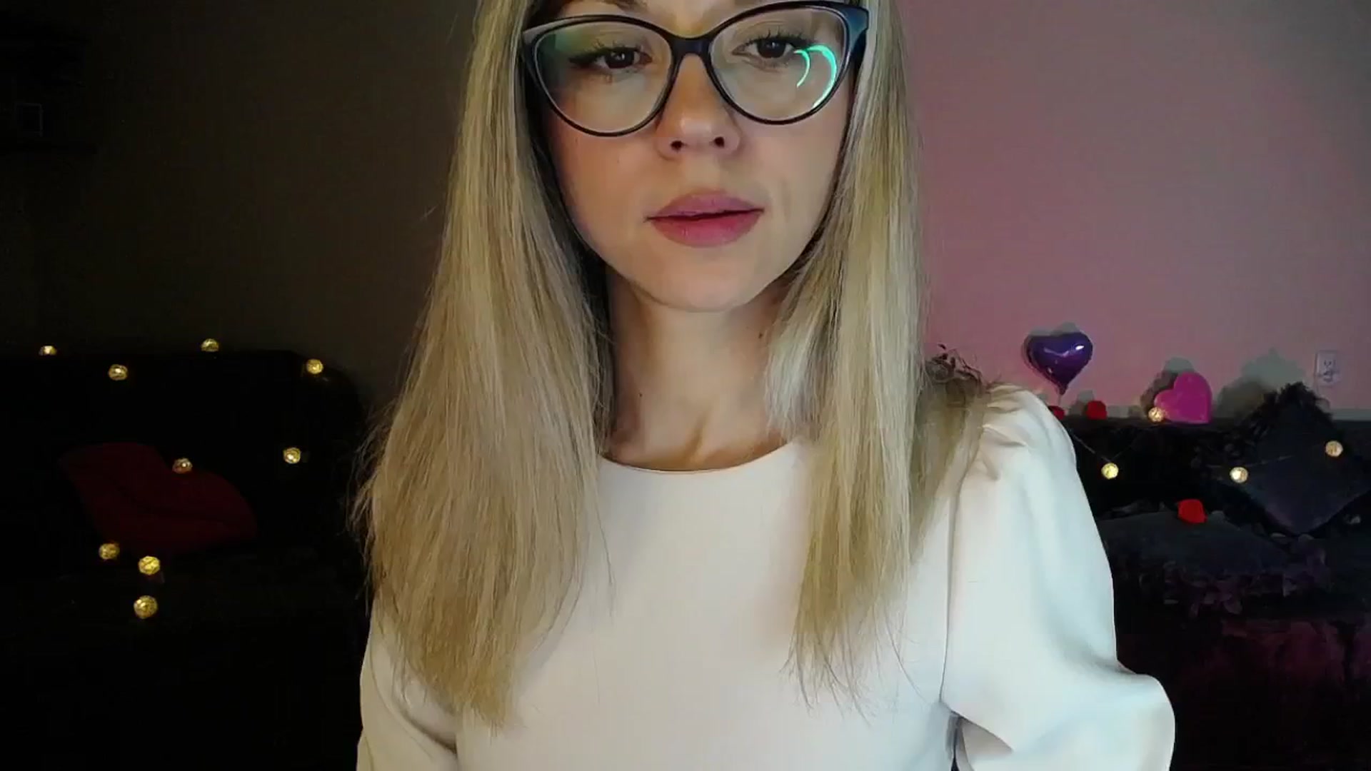 Gallery image thumbnail from Sunshine_alis's myfreecams stream on, 11/20/2025, 21:16 image 6 of 20