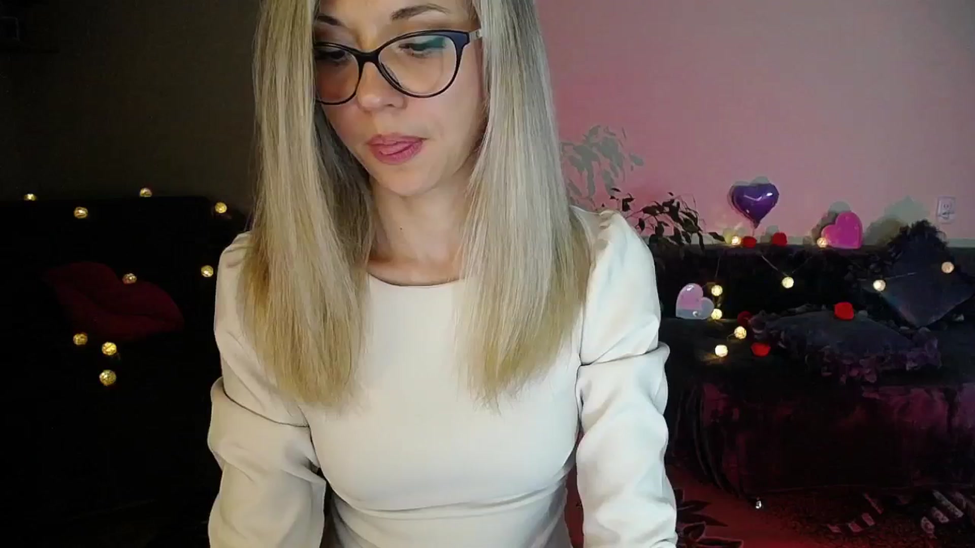 Gallery image thumbnail from Sunshine_alis's myfreecams stream on, 11/20/2025, 21:16 image 19 of 20