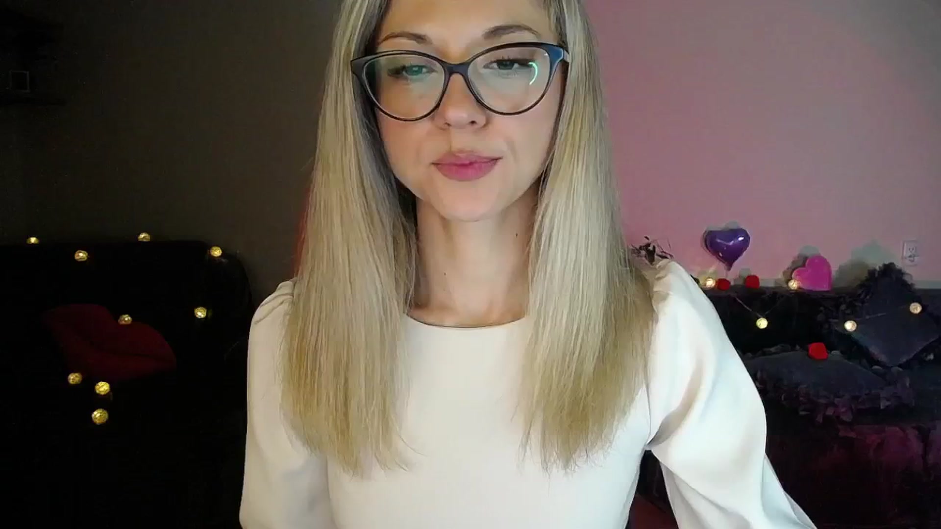 Gallery image thumbnail from Sunshine_alis's myfreecams stream on, 11/20/2025, 21:16 image 3 of 20