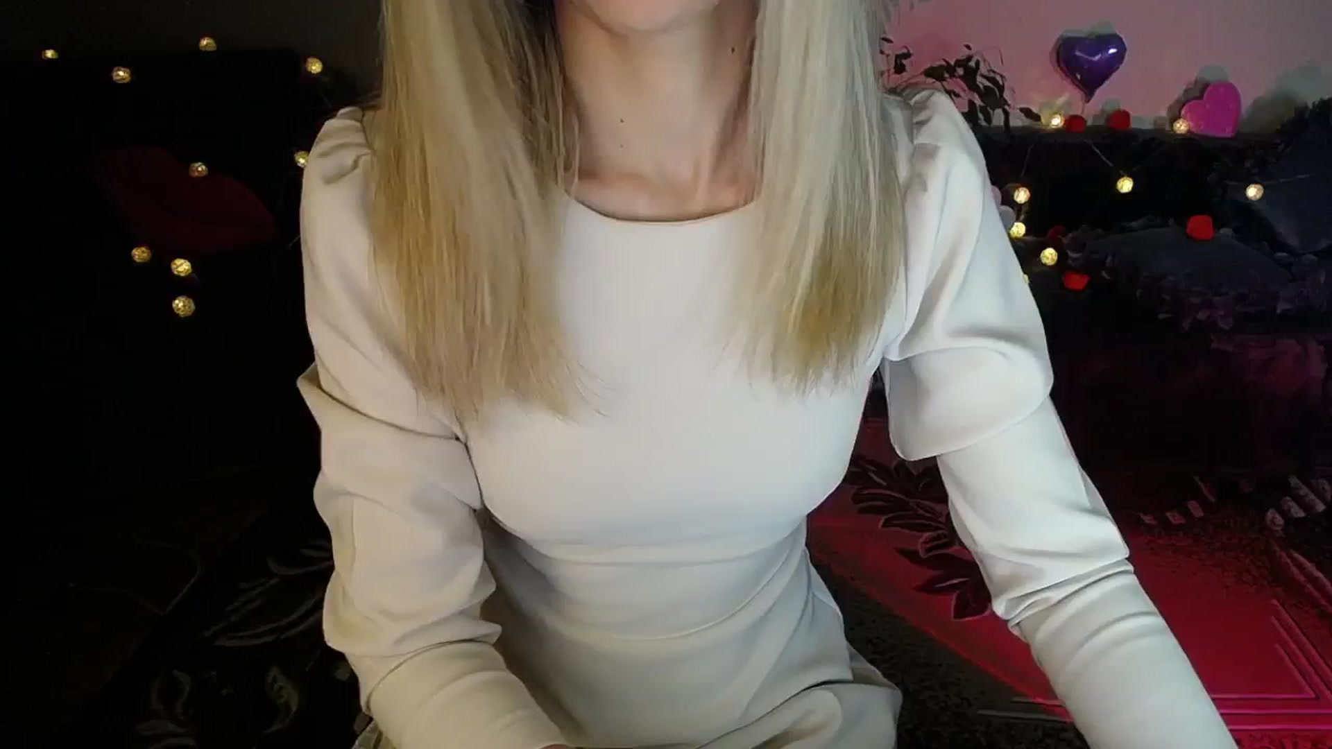 Gallery image thumbnail from Sunshine_alis's myfreecams stream on, 11/20/2025, 21:16 image 13 of 20