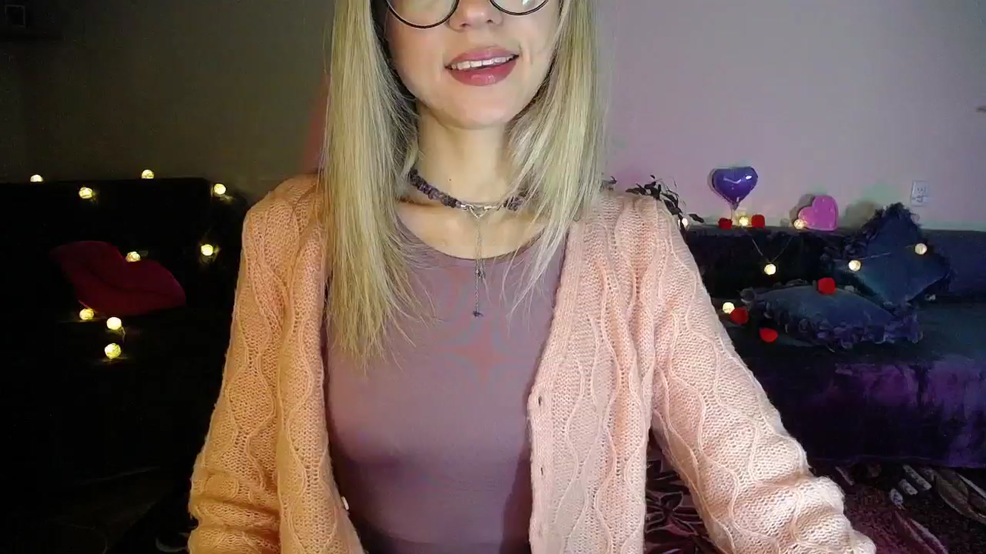 Gallery image thumbnail from Sunshine_alis's myfreecams stream on, 11/21/2025, 17:42 image 14 of 20