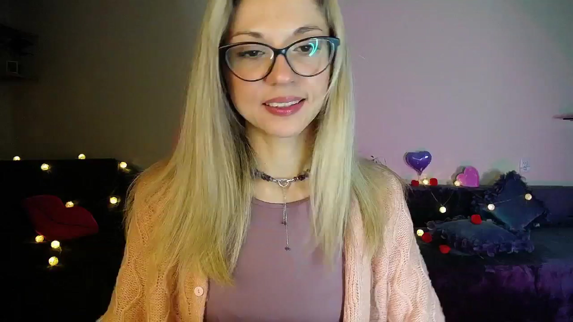Gallery image thumbnail from Sunshine_alis's myfreecams stream on, 11/21/2025, 17:42 image 7 of 20