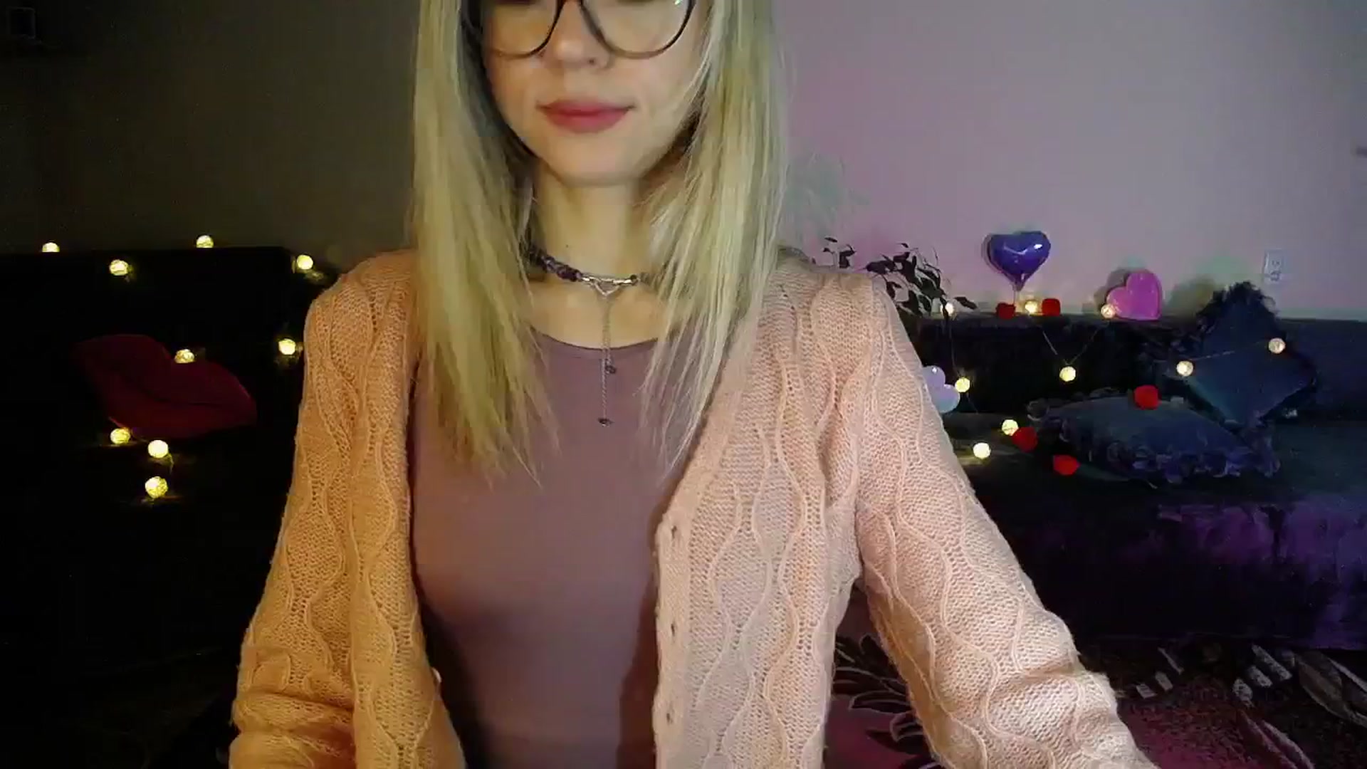 Gallery image thumbnail from Sunshine_alis's myfreecams stream on, 11/21/2025, 17:42 image 17 of 20