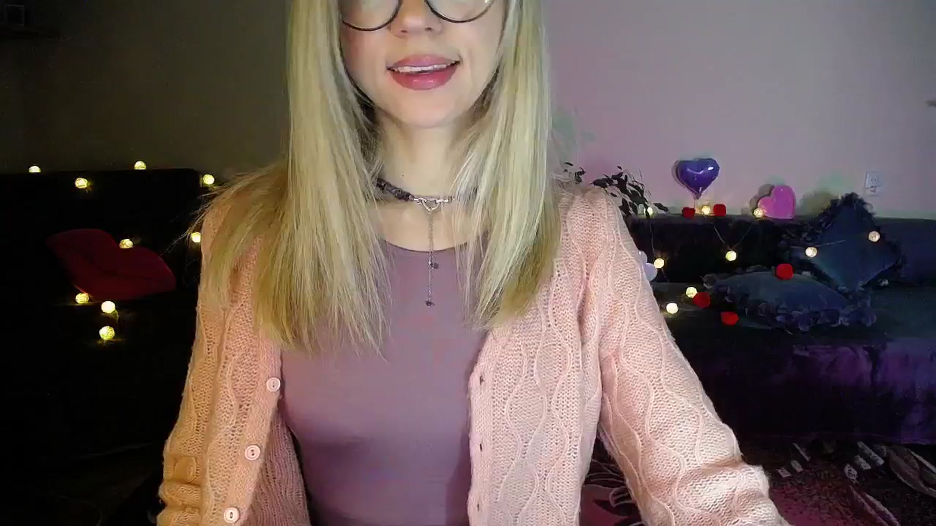 Gallery image thumbnail from Sunshine_alis's myfreecams stream on, 11/21/2025, 17:42 image 19 of 20