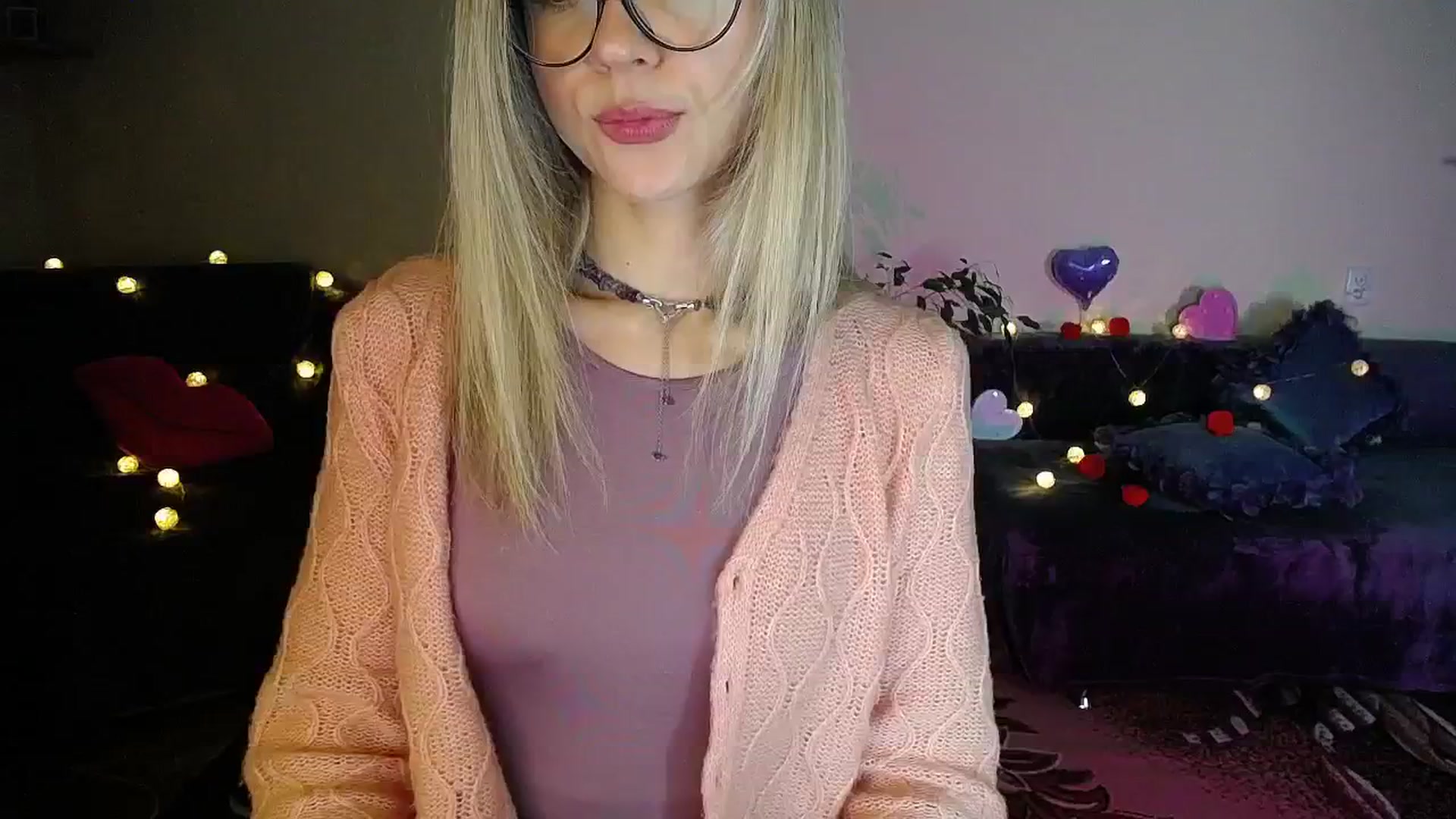 Gallery image thumbnail from Sunshine_alis's myfreecams stream on, 11/21/2025, 17:42 image 18 of 20