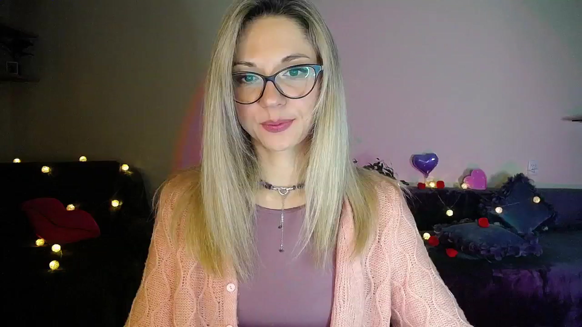 Gallery image thumbnail from Sunshine_alis's myfreecams stream on, 11/21/2025, 17:42 image 5 of 20