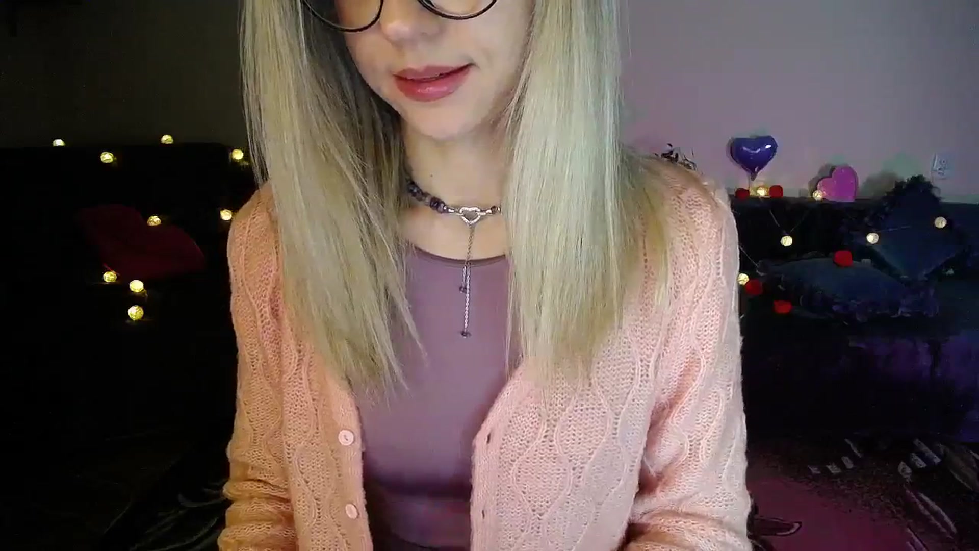 Gallery image thumbnail from Sunshine_alis's myfreecams stream on, 11/21/2025, 19:56 image 12 of 20