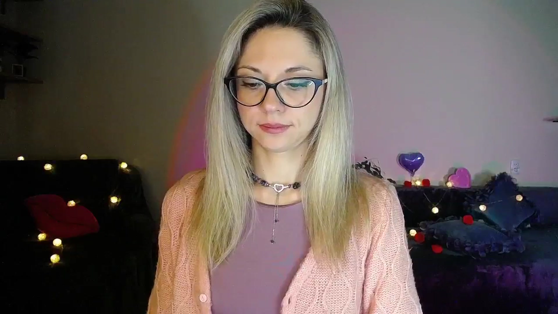 Gallery image thumbnail from Sunshine_alis's myfreecams stream on, 11/21/2025, 19:56 image 6 of 20