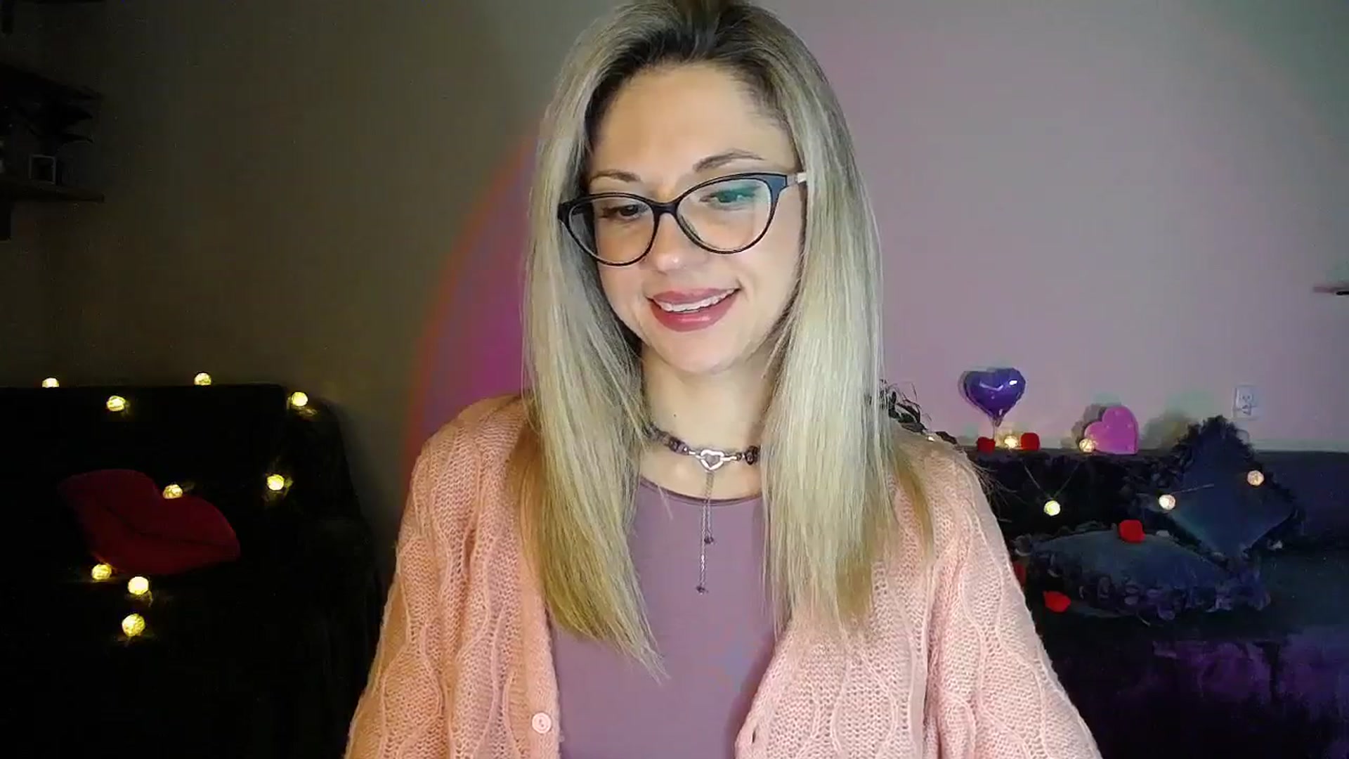 Gallery image thumbnail from Sunshine_alis's myfreecams stream on, 11/21/2025, 19:56 image 4 of 20