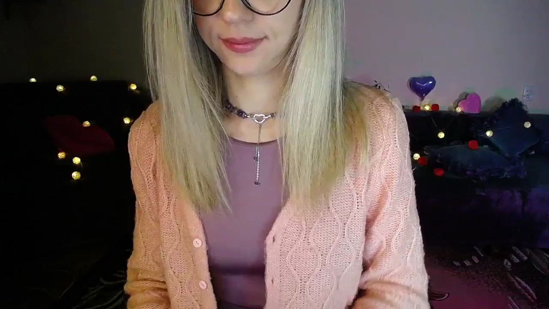 Gallery image thumbnail from Sunshine_alis's myfreecams stream on, 11/21/2025, 19:56 image 13 of 20