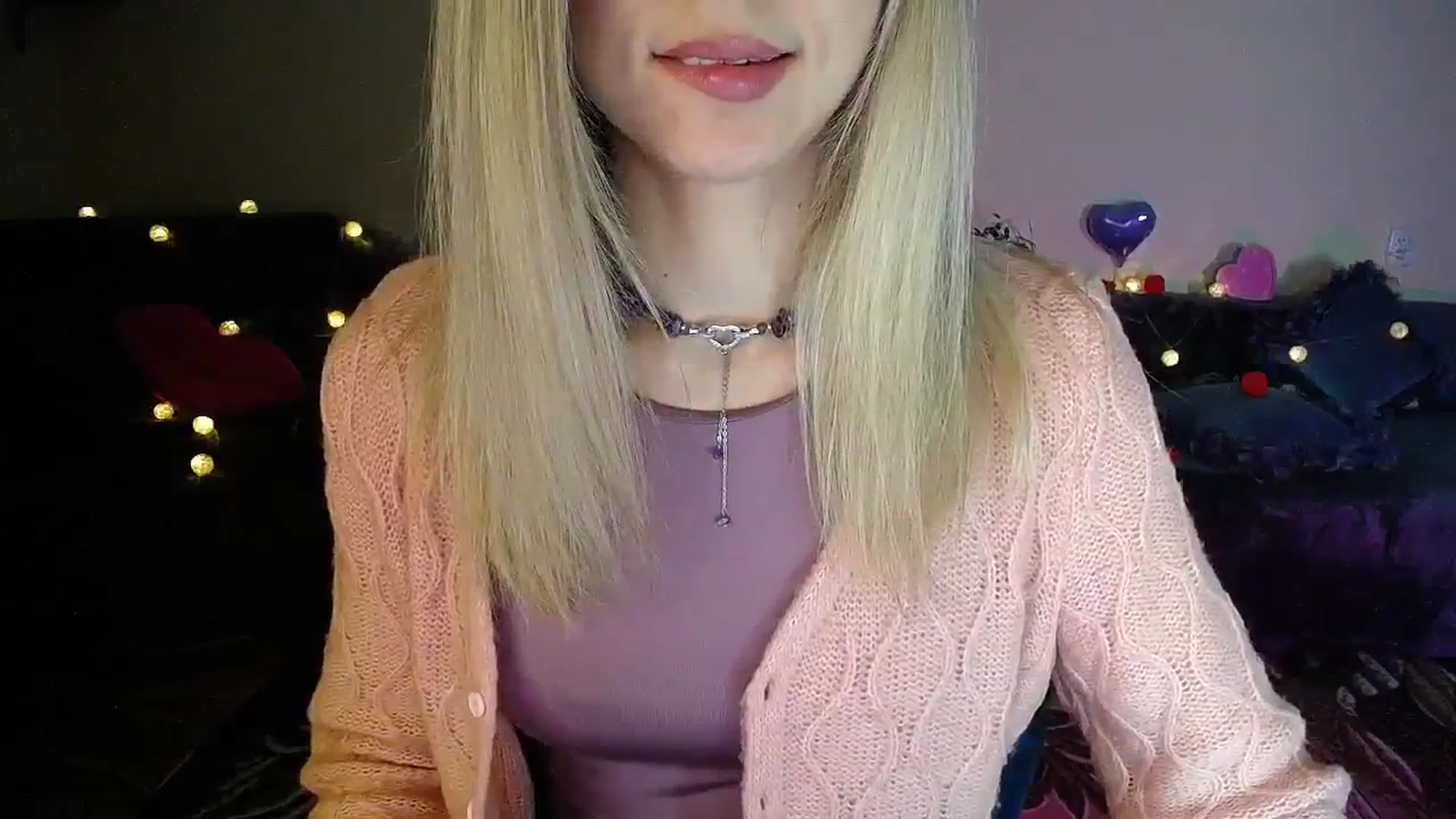 Gallery image thumbnail from Sunshine_alis's myfreecams stream on, 11/21/2025, 19:56 image 17 of 20