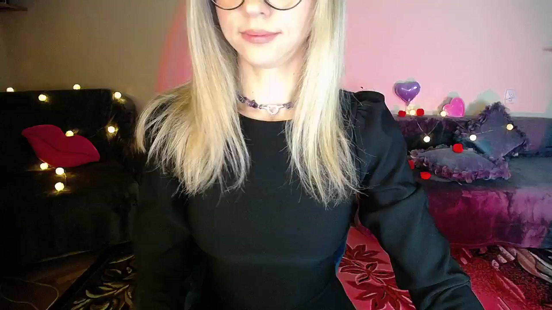 Gallery image thumbnail from Sunshine_alis's myfreecams stream on, 11/24/2025, 20:22 image 9 of 20