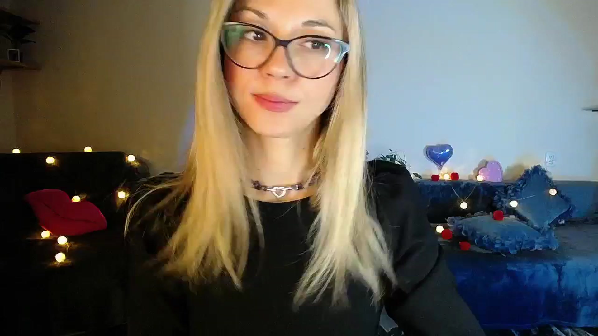 Gallery image thumbnail from Sunshine_alis's myfreecams stream on, 11/24/2025, 20:22 image 15 of 20