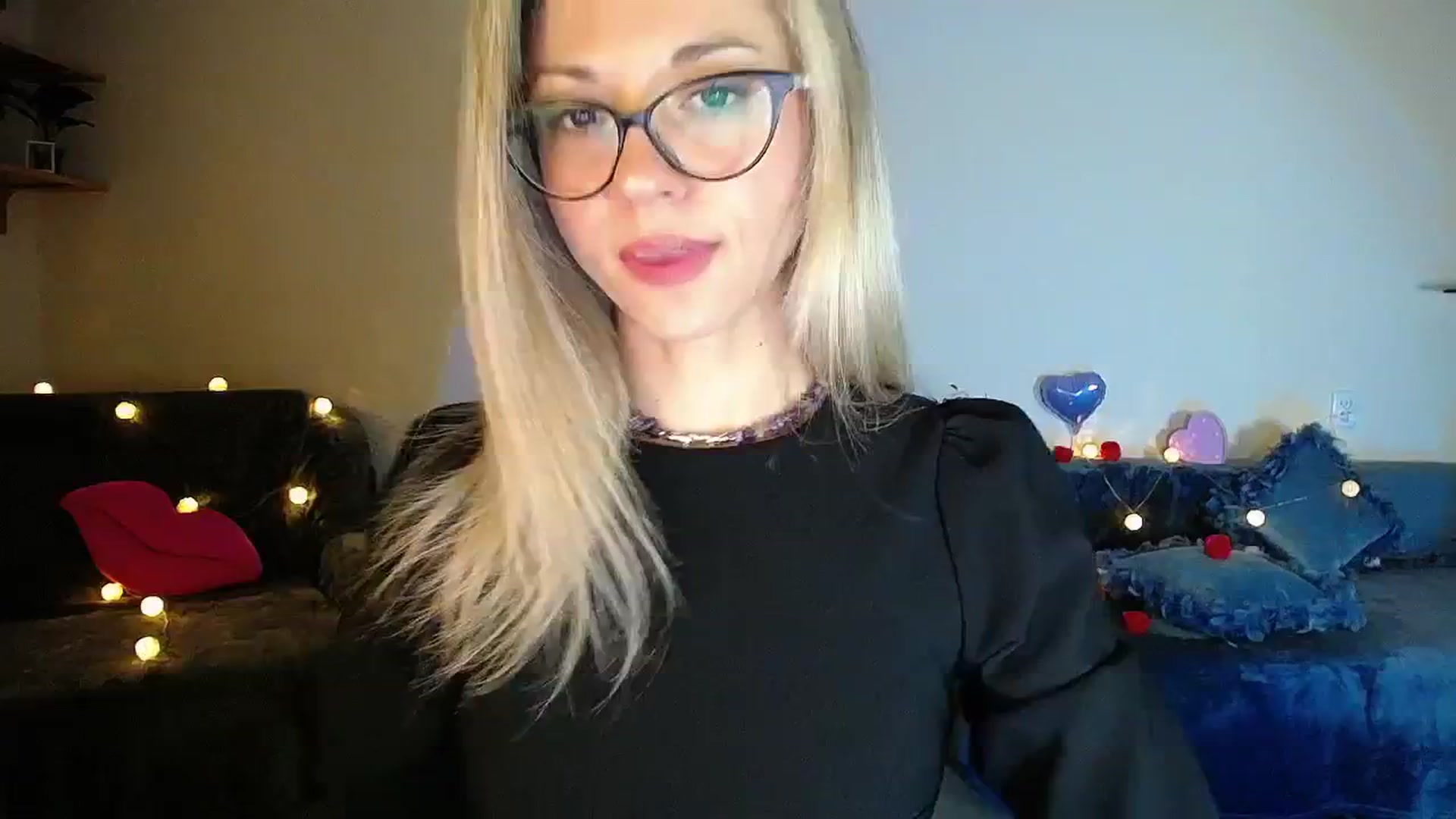 Gallery image thumbnail from Sunshine_alis's myfreecams stream on, 11/24/2025, 20:22 image 10 of 20