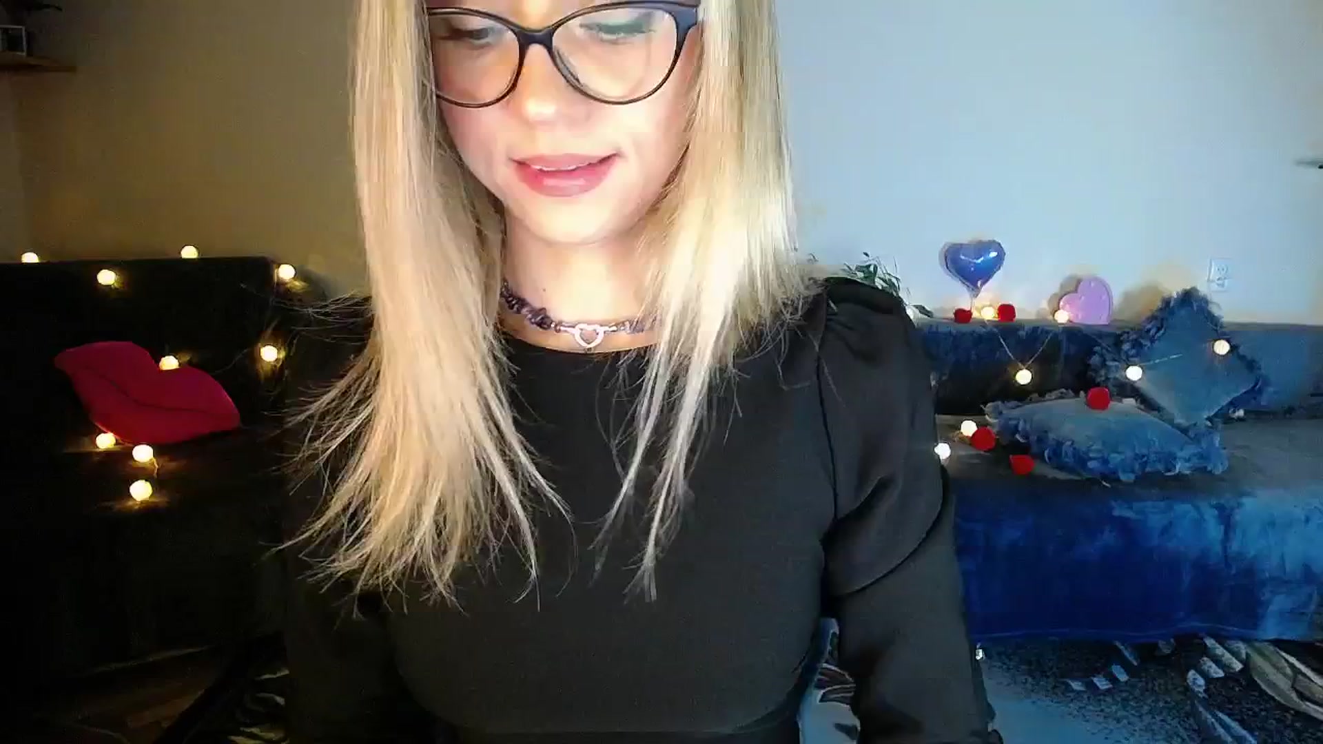 Gallery image thumbnail from Sunshine_alis's myfreecams stream on, 11/24/2025, 20:22 image 14 of 20