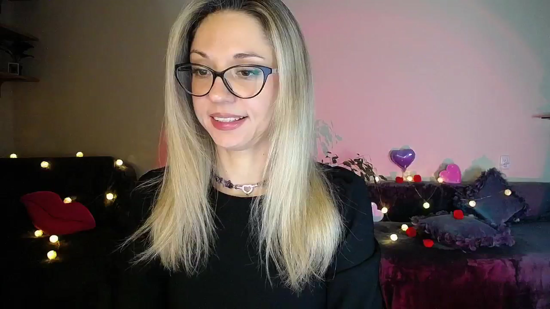Gallery image thumbnail from Sunshine_alis's myfreecams stream on, 11/24/2025, 20:22 image 2 of 20