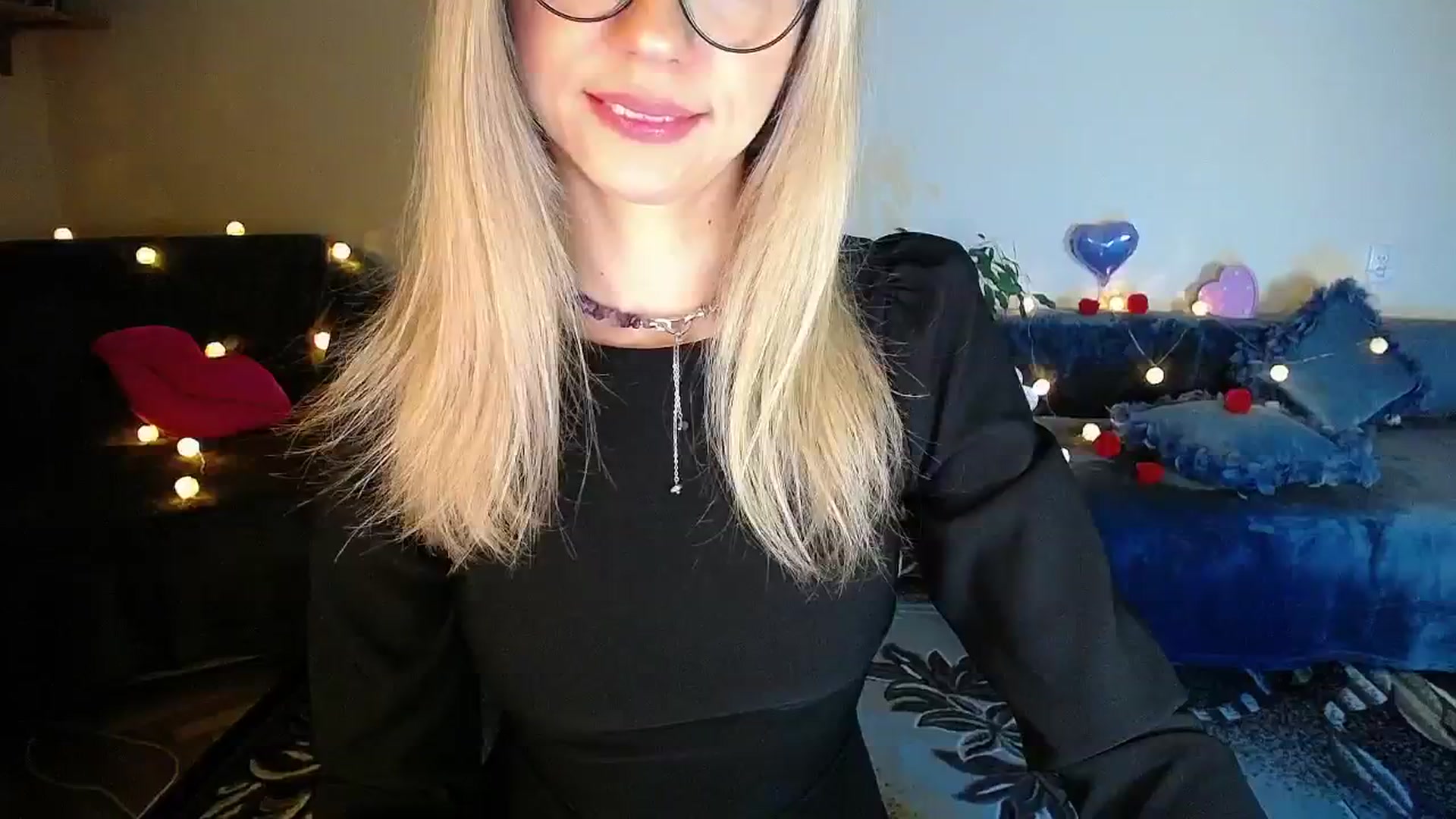 Gallery image thumbnail from Sunshine_alis's myfreecams stream on, 11/24/2025, 21:26 image 18 of 20