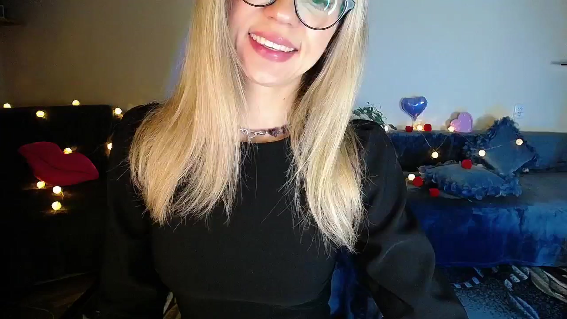 Gallery image thumbnail from Sunshine_alis's myfreecams stream on, 11/24/2025, 21:26 image 7 of 20