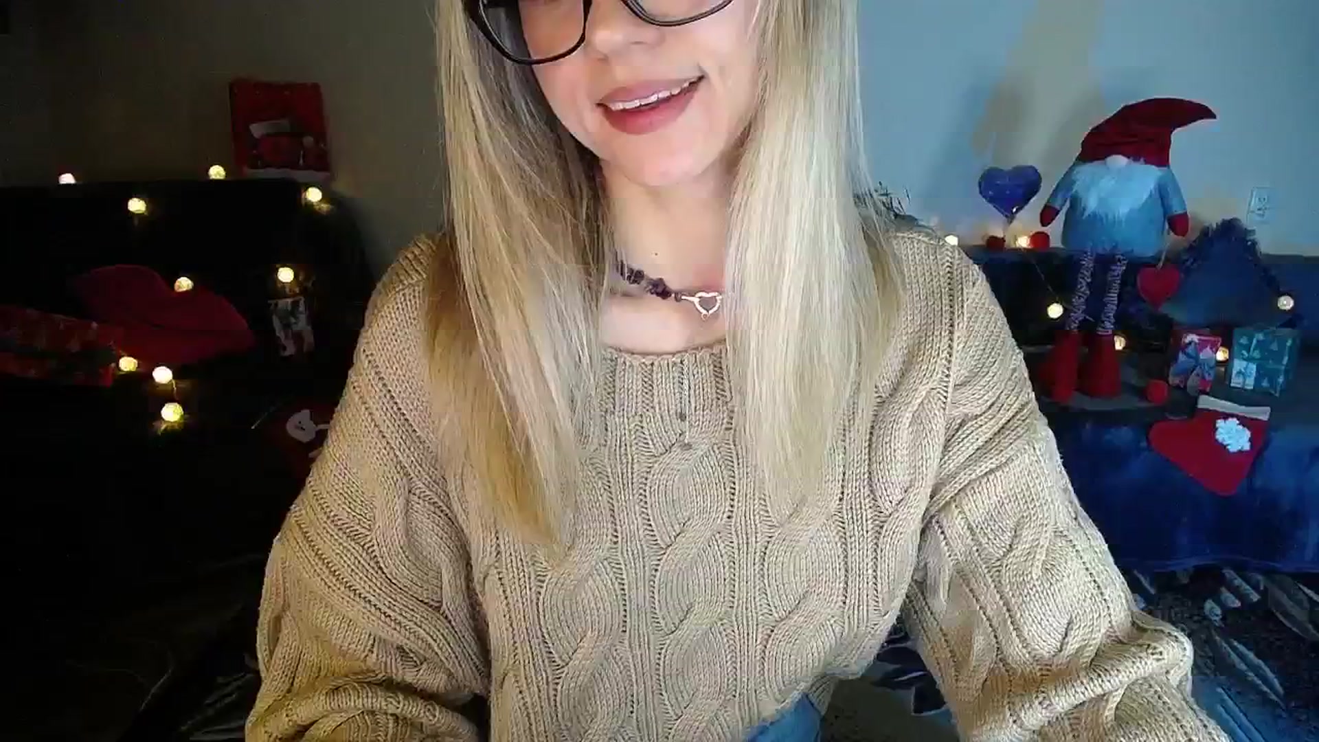 Gallery image thumbnail from Sunshine_alis's myfreecams stream on, 12/24/2025, 17:15 image 16 of 20