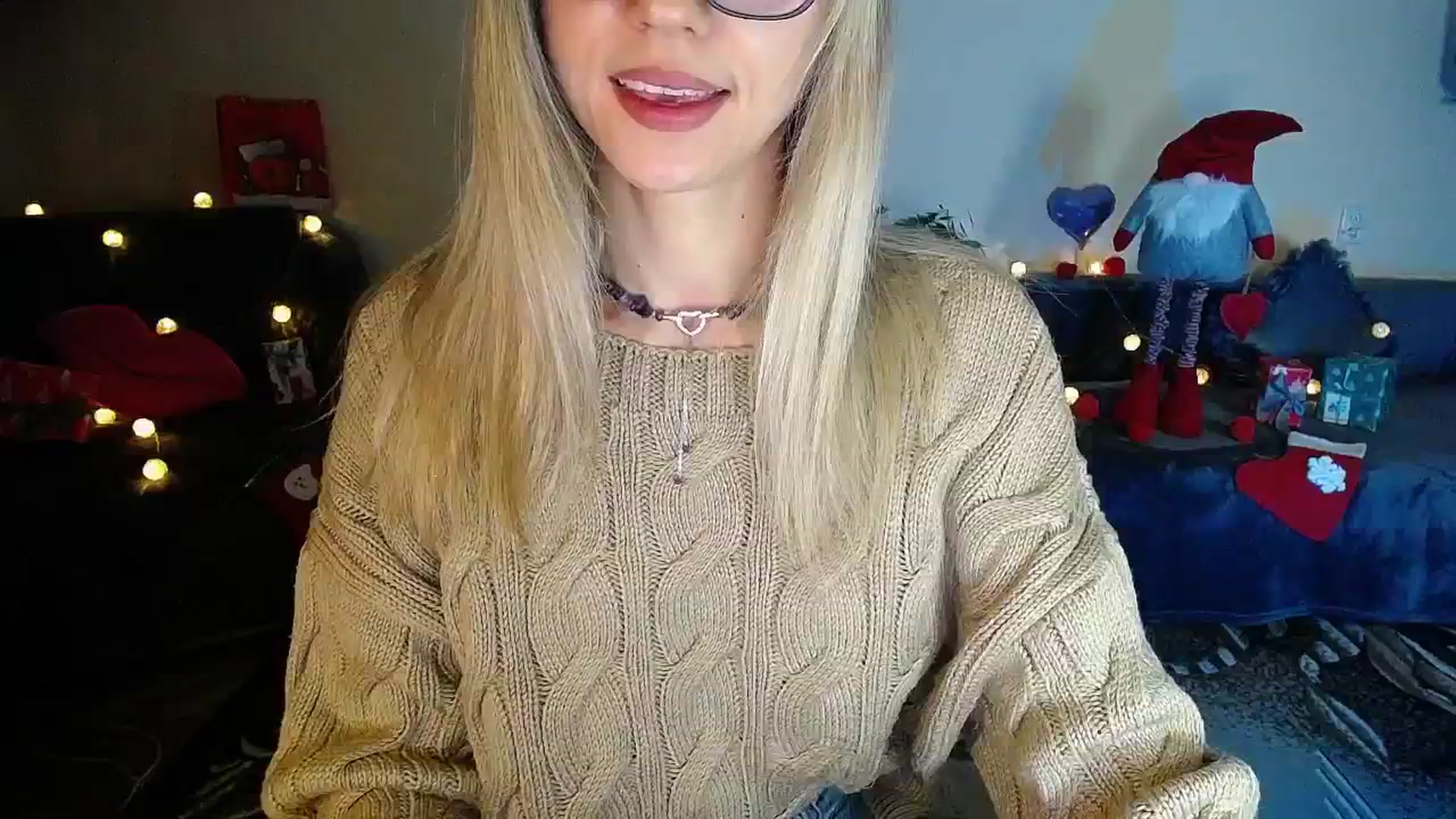 Gallery image thumbnail from Sunshine_alis's myfreecams stream on, 12/24/2025, 17:15 image 12 of 20