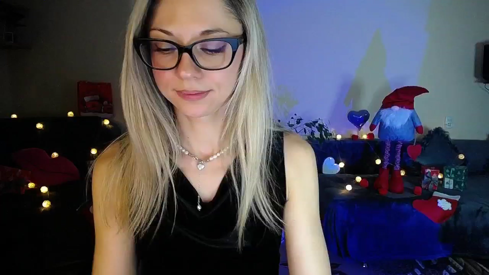 Gallery image thumbnail from Sunshine_alis's myfreecams stream on, 12/27/2025, 20:08 image 15 of 20