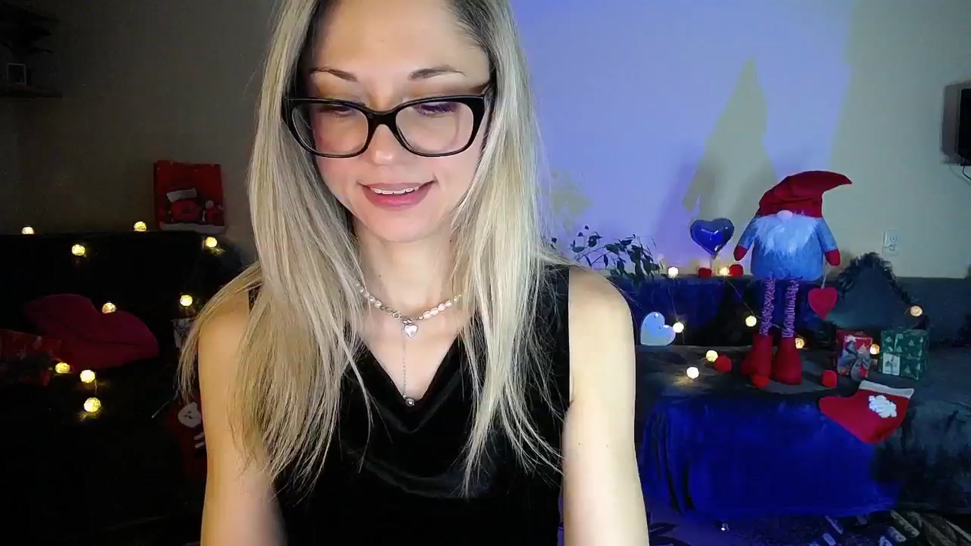 Gallery image thumbnail from Sunshine_alis's myfreecams stream on, 12/27/2025, 20:08 image 12 of 20