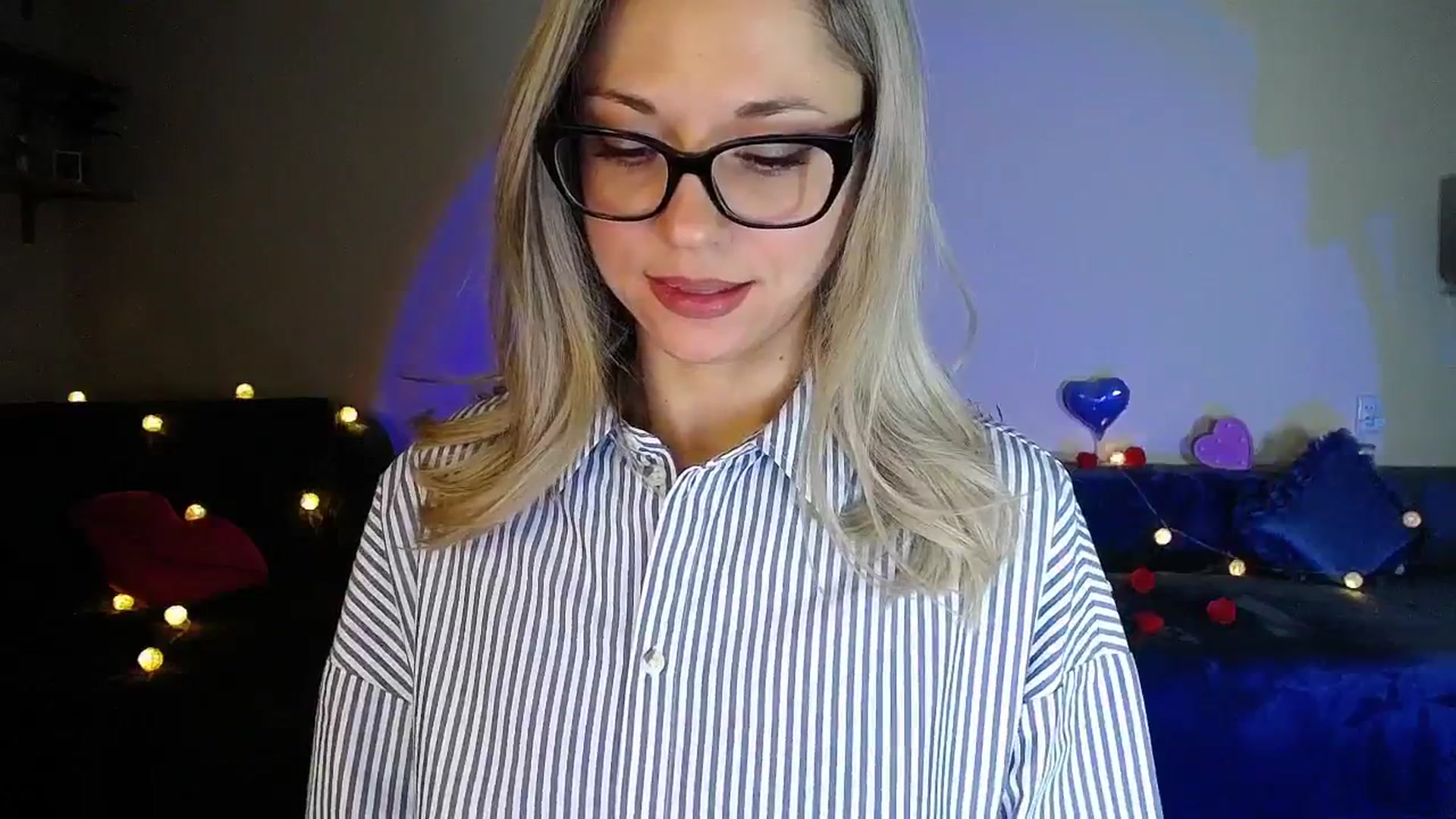 Gallery image thumbnail from Sunshine_alis's myfreecams stream on, 01/26/2026, 19:59 image 17 of 20