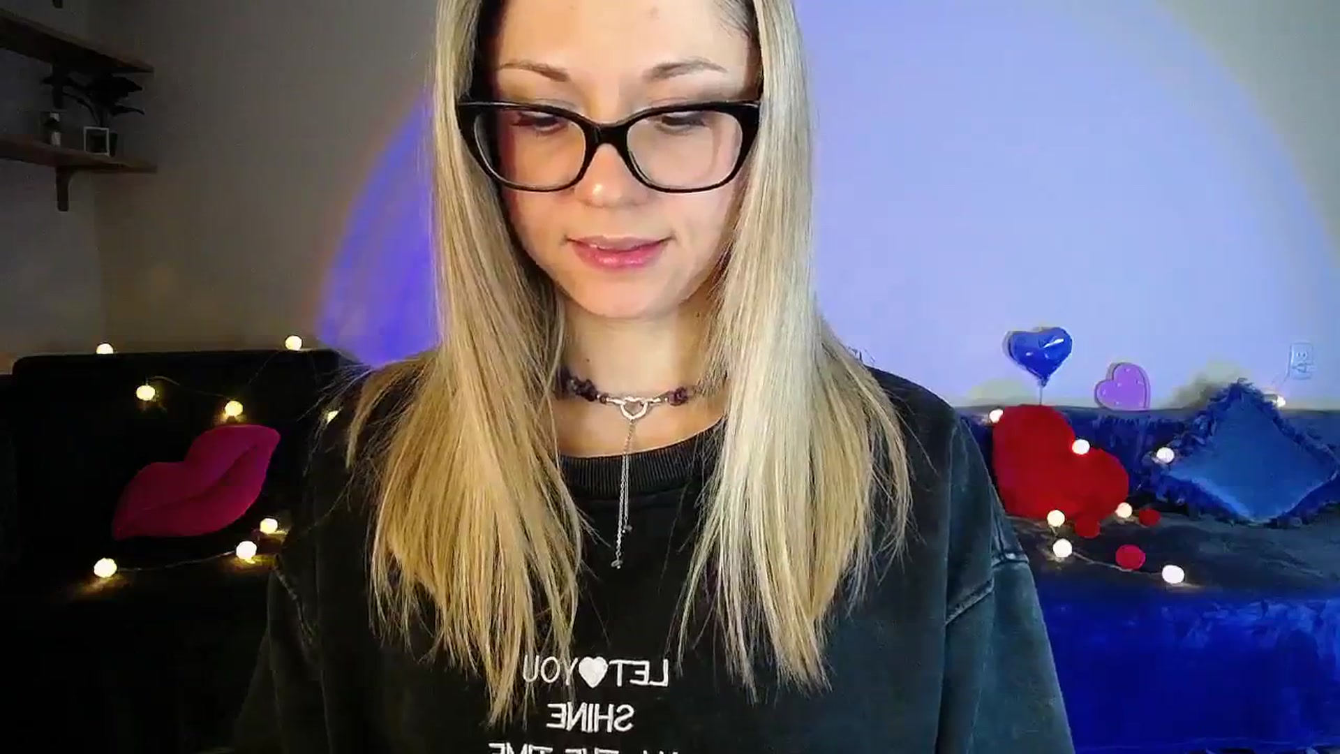 Gallery image thumbnail from Sunshine_alis's myfreecams stream on, 04/08/2026, 19:11 image 16 of 20