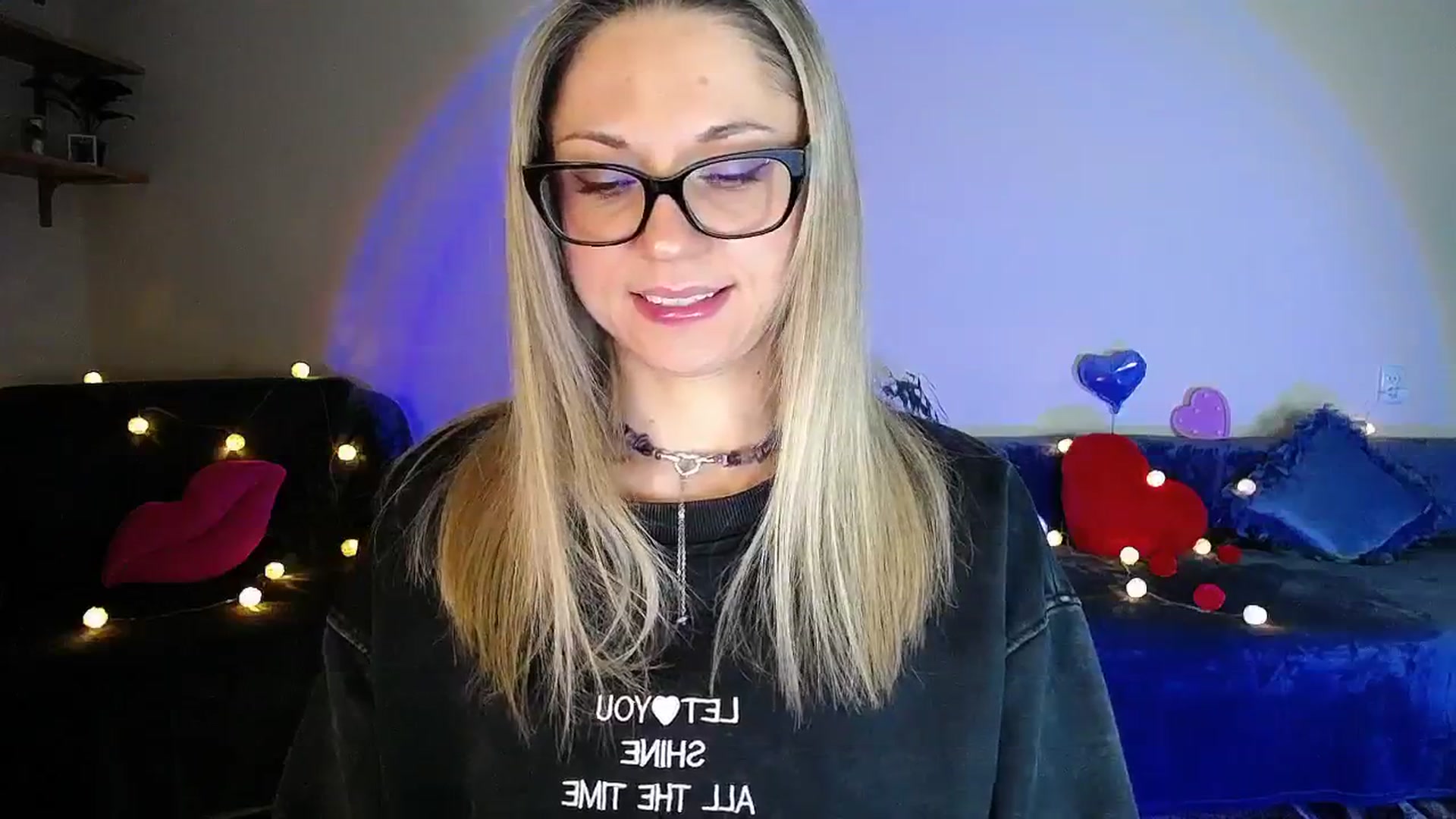 Gallery image thumbnail from Sunshine_alis's myfreecams stream on, 04/08/2026, 19:11 image 6 of 20