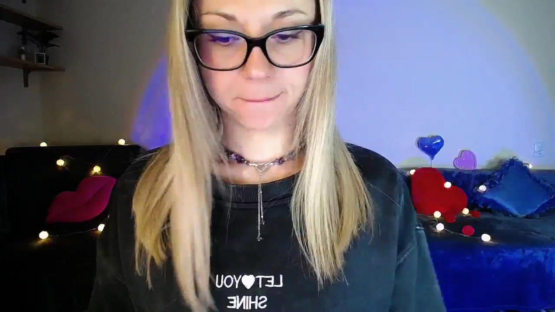 Gallery image thumbnail from Sunshine_alis's myfreecams stream on, 04/08/2026, 19:11 image 9 of 20