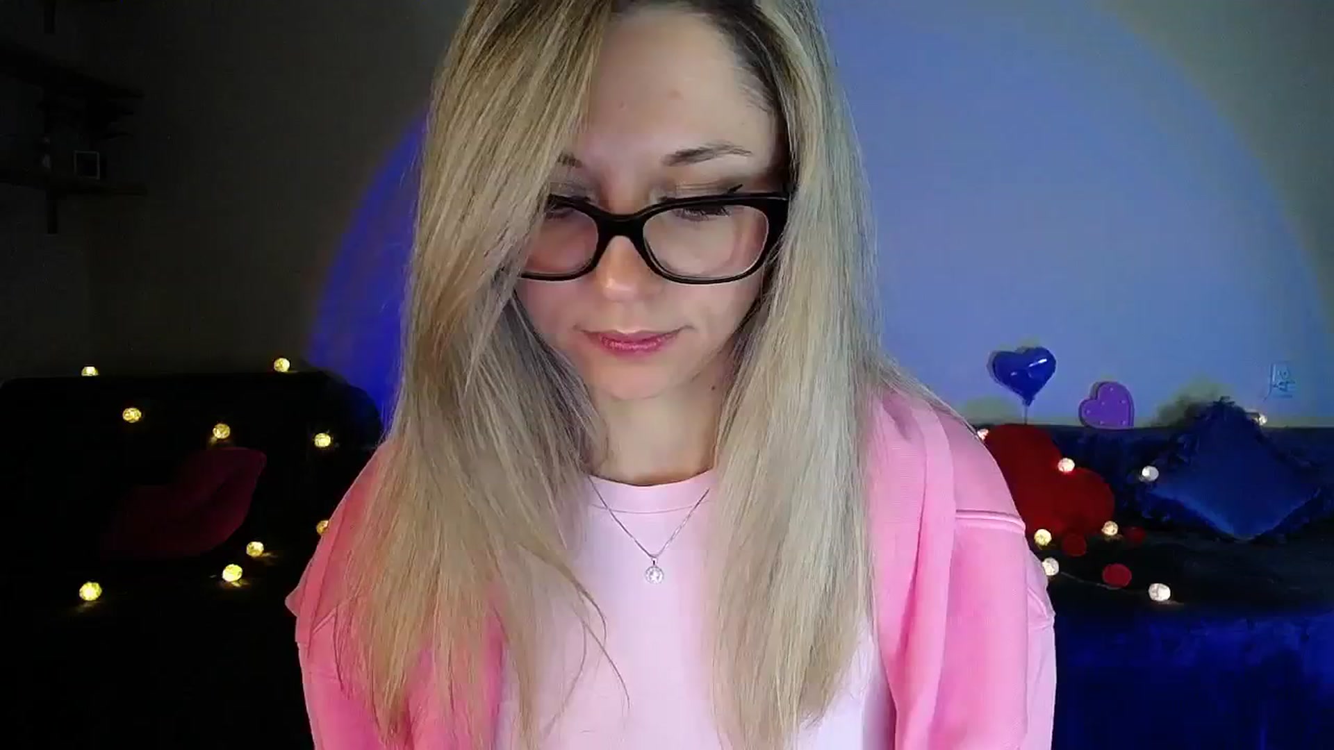 Gallery image thumbnail from Sunshine_alis's myfreecams stream on, 04/11/2026, 19:11 image 17 of 20