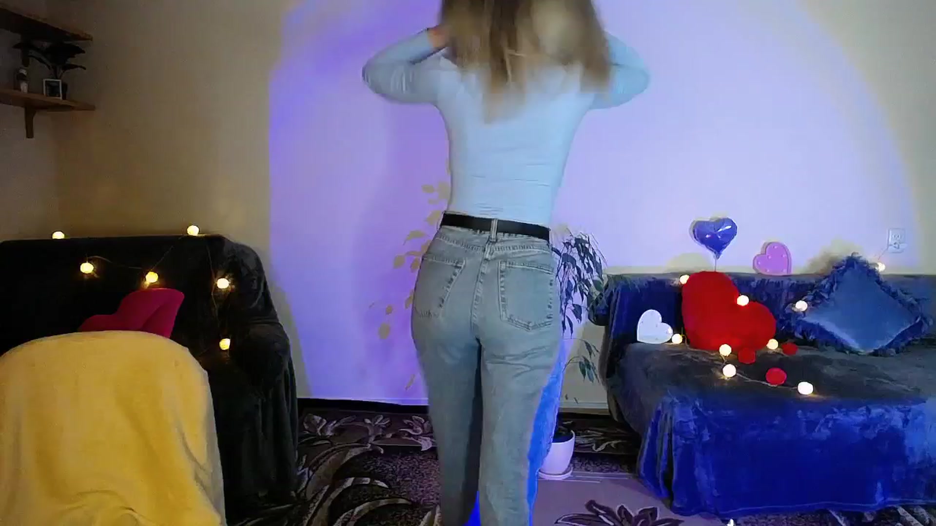 Gallery image thumbnail from Sunshine_alis's myfreecams stream on, 04/17/2026, 21:18 image 12 of 20