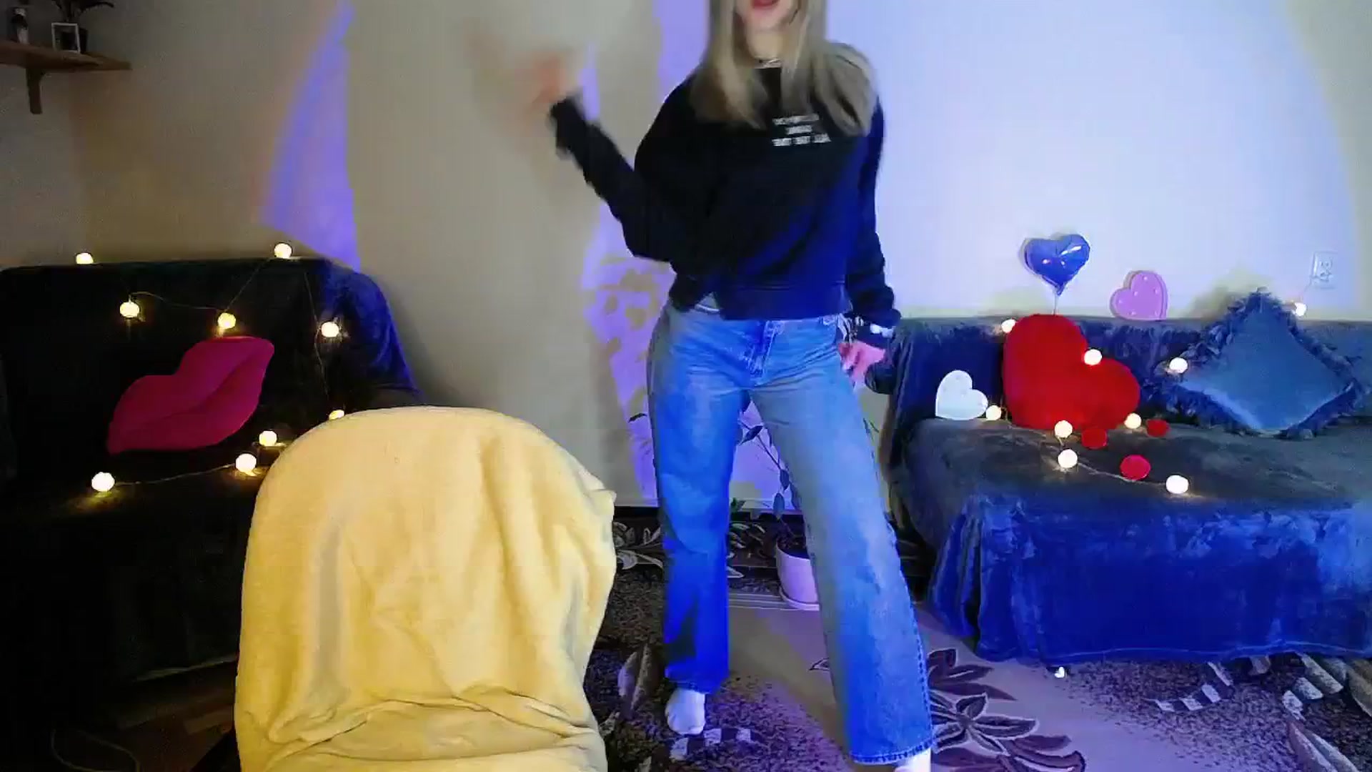 Gallery image thumbnail from Sunshine_alis's myfreecams stream on, 04/18/2026, 20:12 image 18 of 20