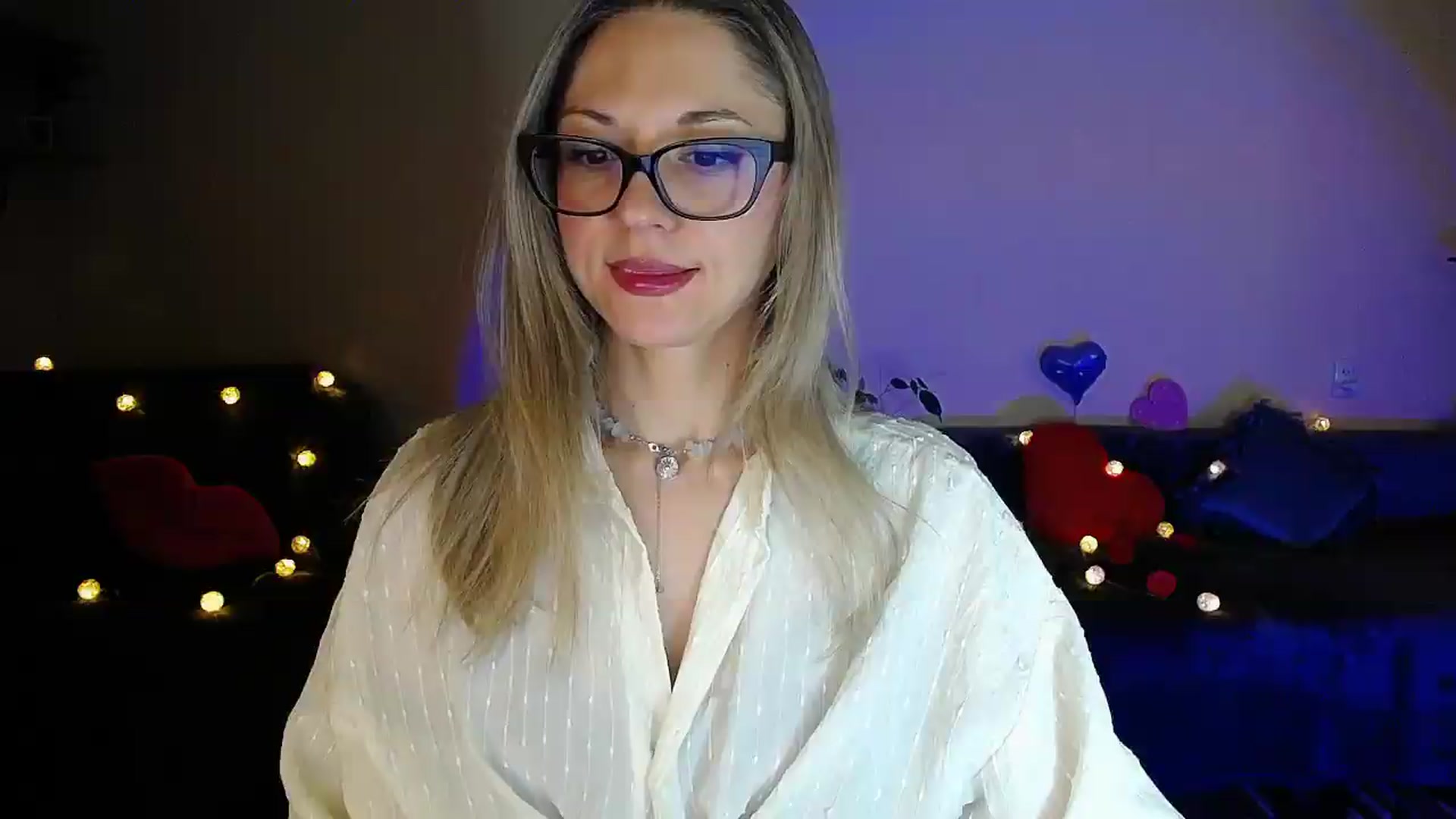 Gallery image thumbnail from Sunshine_alis's myfreecams stream on, 05/06/2026, 19:43 image 11 of 20