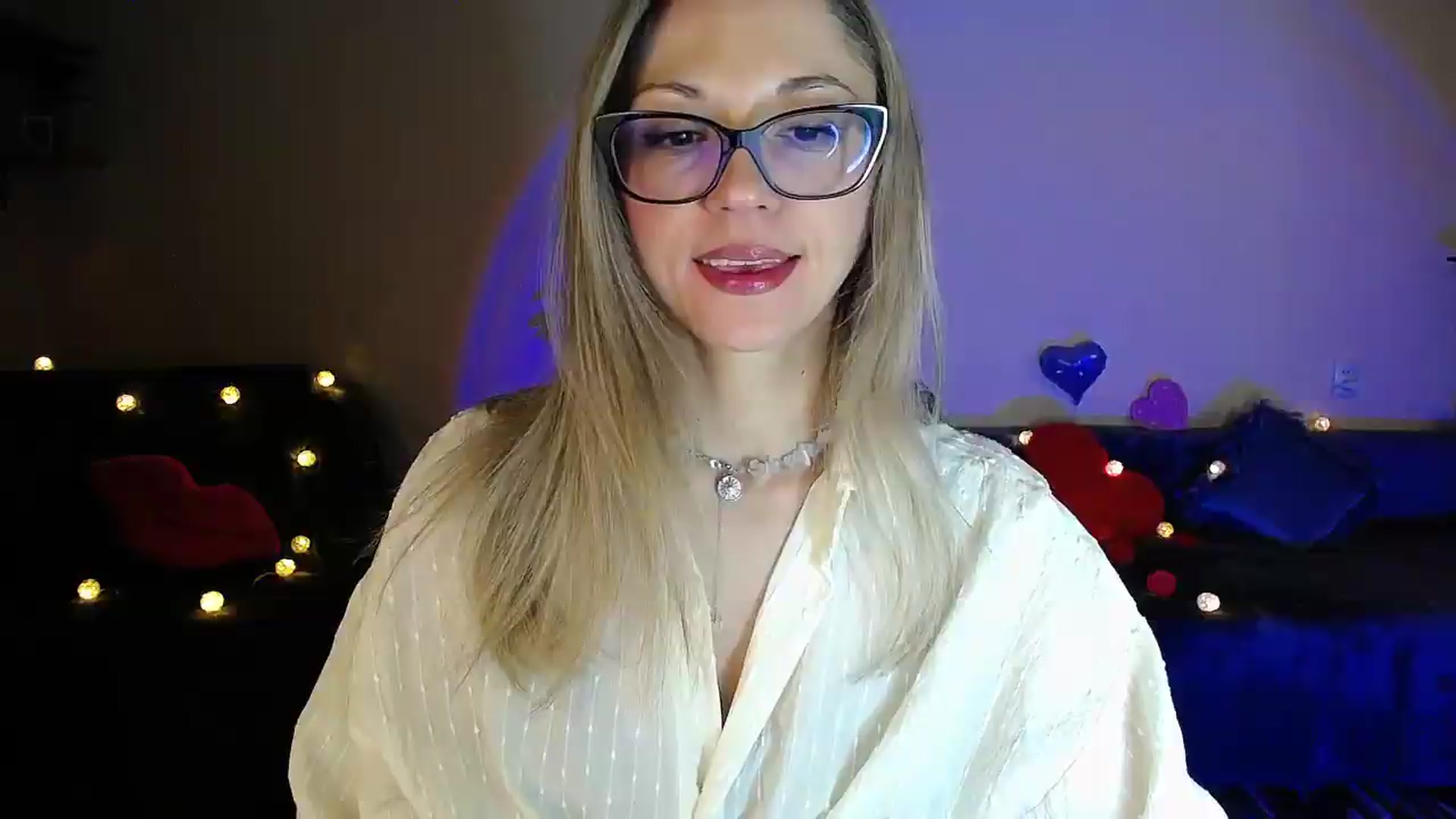 Gallery image thumbnail from Sunshine_alis's myfreecams stream on, 05/06/2026, 19:43 image 10 of 20