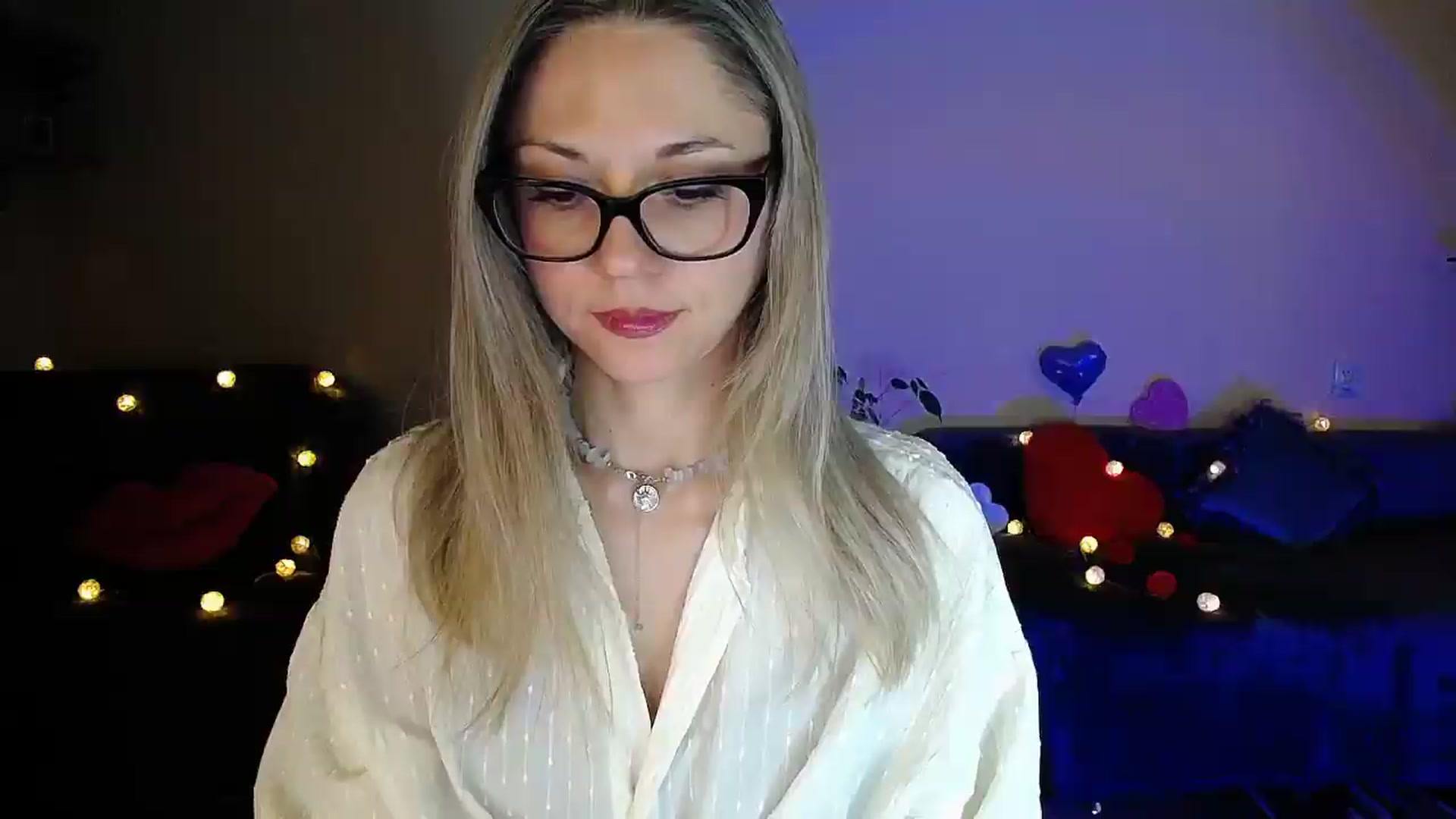 Gallery image thumbnail from Sunshine_alis's myfreecams stream on, 05/06/2026, 19:43 image 5 of 20