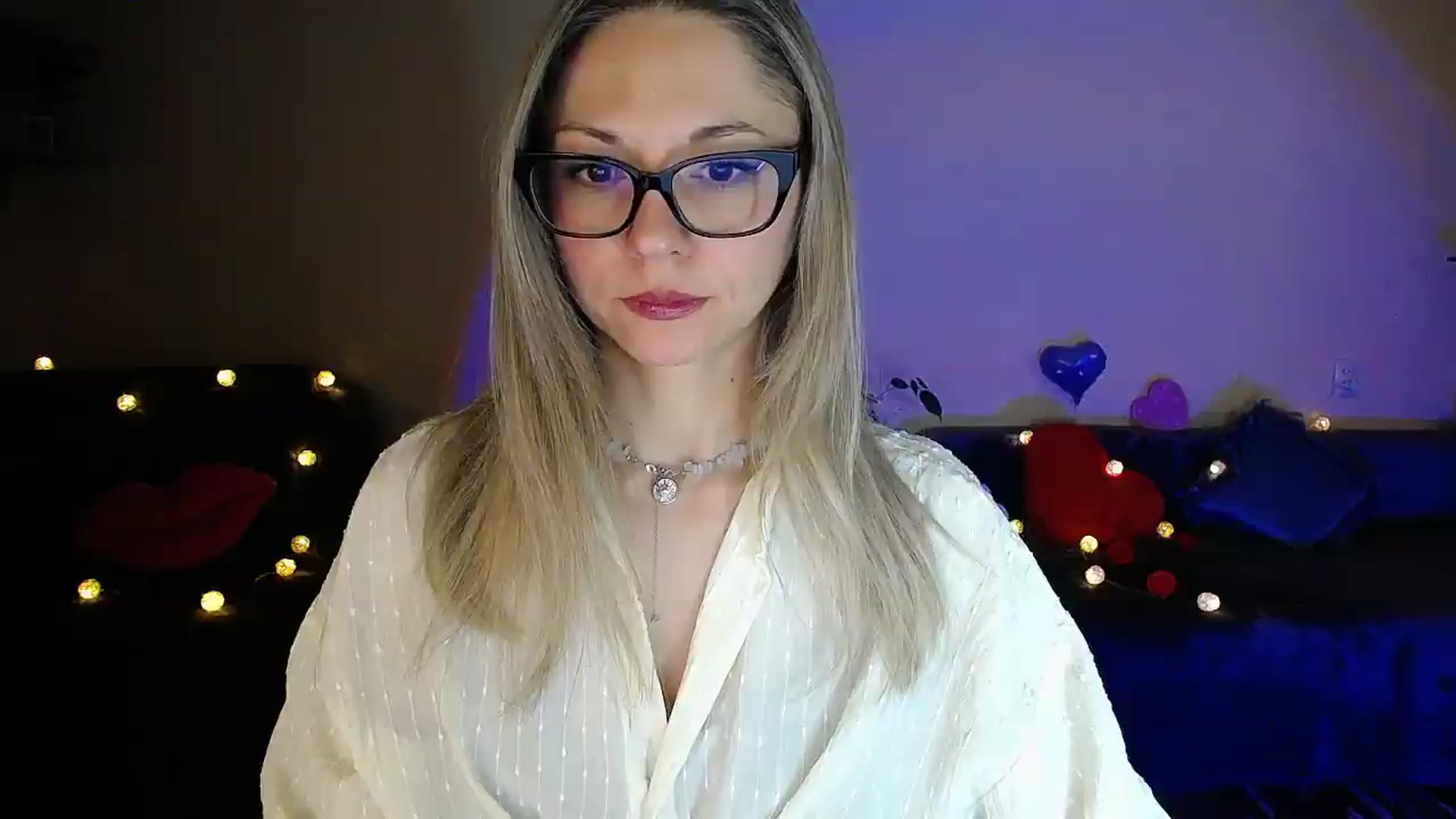 Gallery image thumbnail from Sunshine_alis's myfreecams stream on, 05/06/2026, 19:43 image 3 of 20