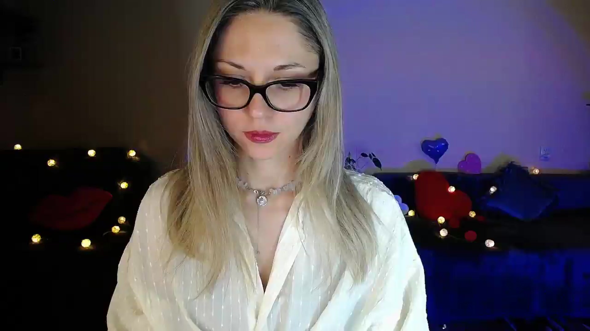 Gallery image thumbnail from Sunshine_alis's myfreecams stream on, 05/06/2026, 19:43 image 4 of 20