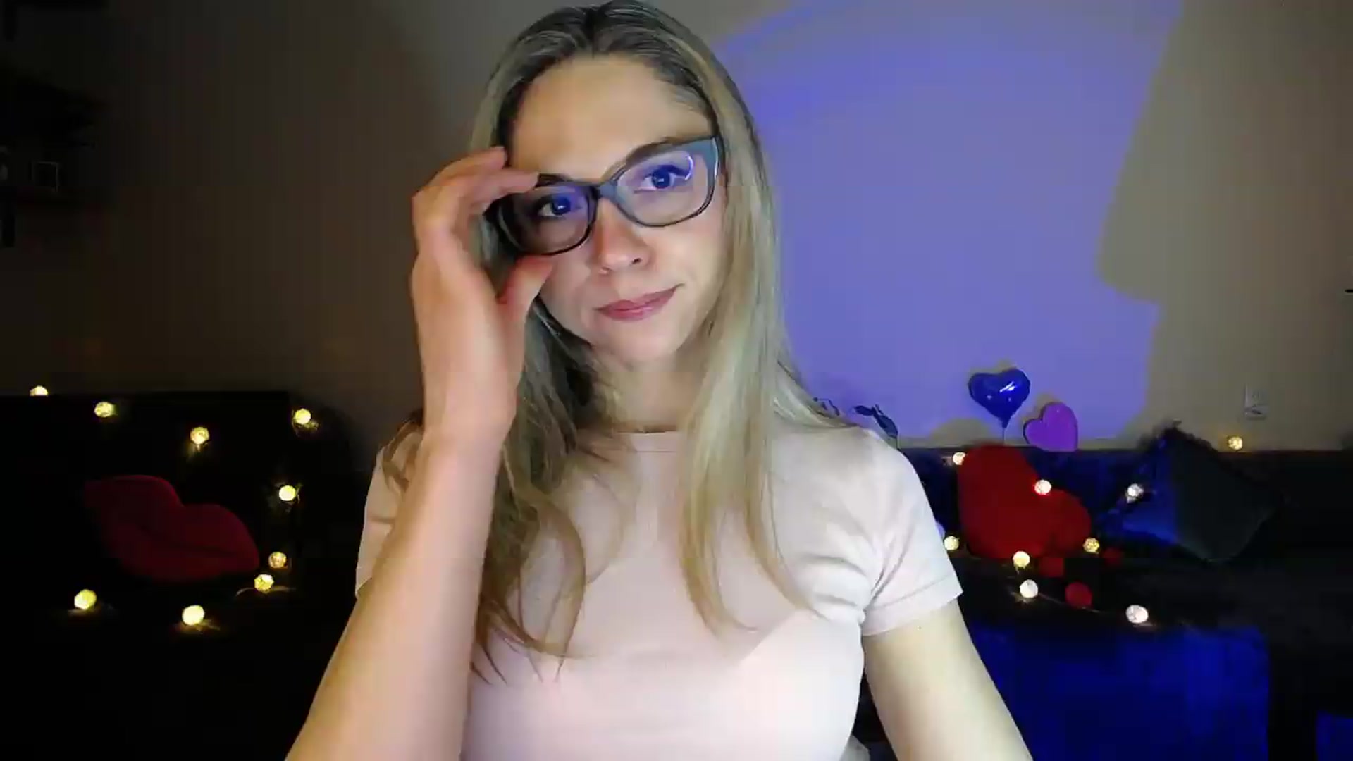Gallery image thumbnail from Sunshine_alis's myfreecams stream on, 05/12/2026, 19:57 image 12 of 20