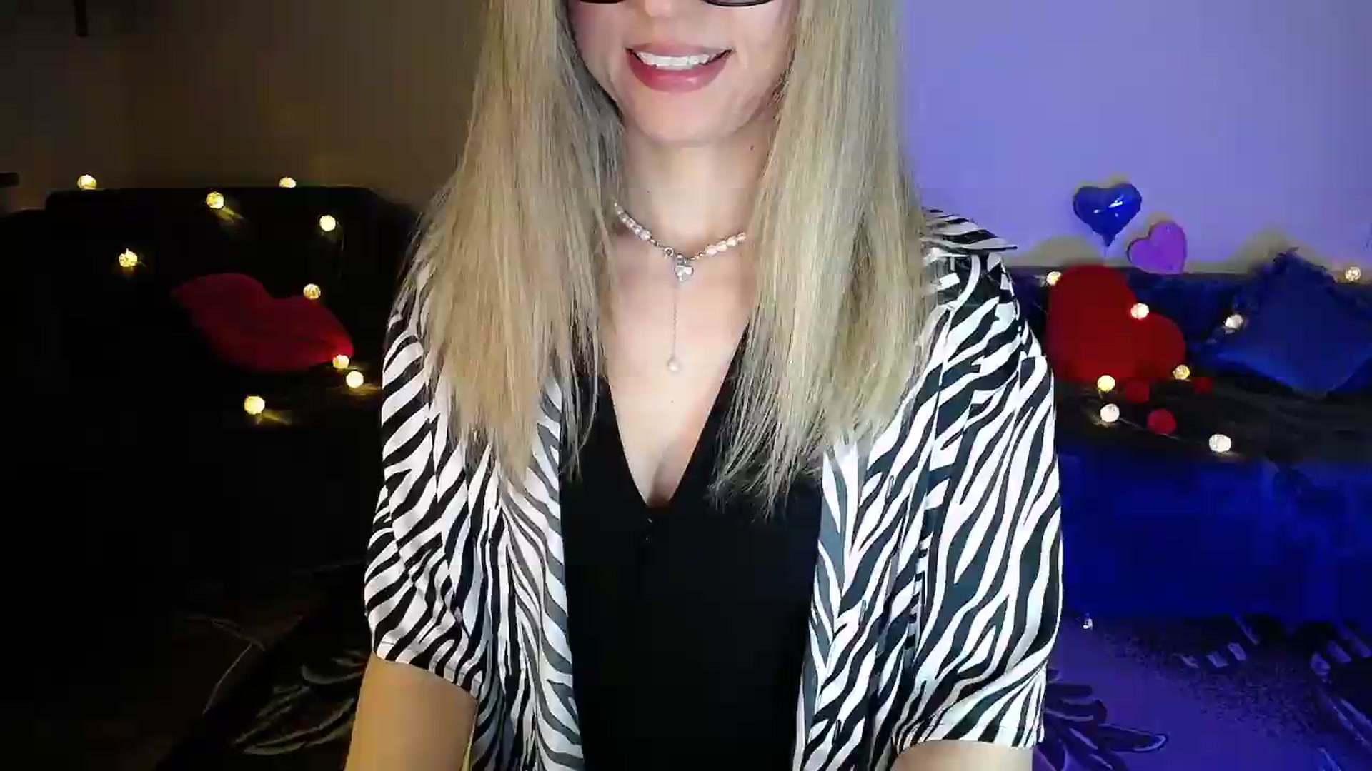 Gallery image thumbnail from Sunshine_alis's myfreecams stream on, 05/19/2026, 20:18 image 20 of 20