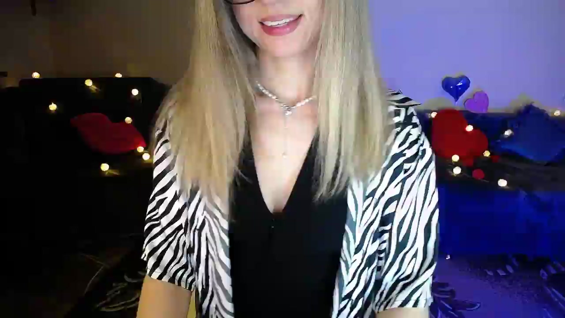 Gallery image thumbnail from Sunshine_alis's myfreecams stream on, 05/19/2026, 20:18 image 19 of 20