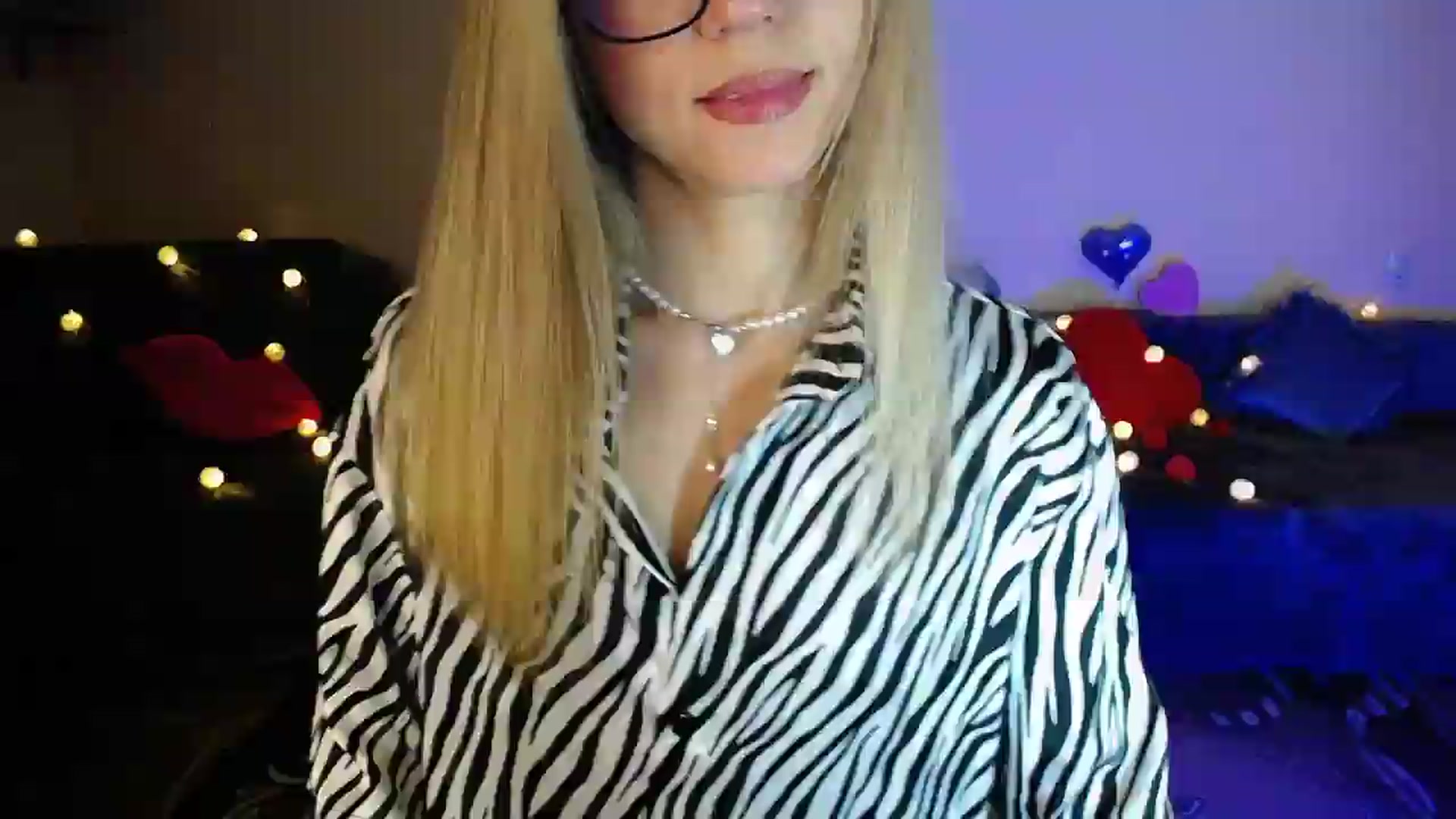 Gallery image thumbnail from Sunshine_alis's myfreecams stream on, 05/19/2026, 20:18 image 10 of 20