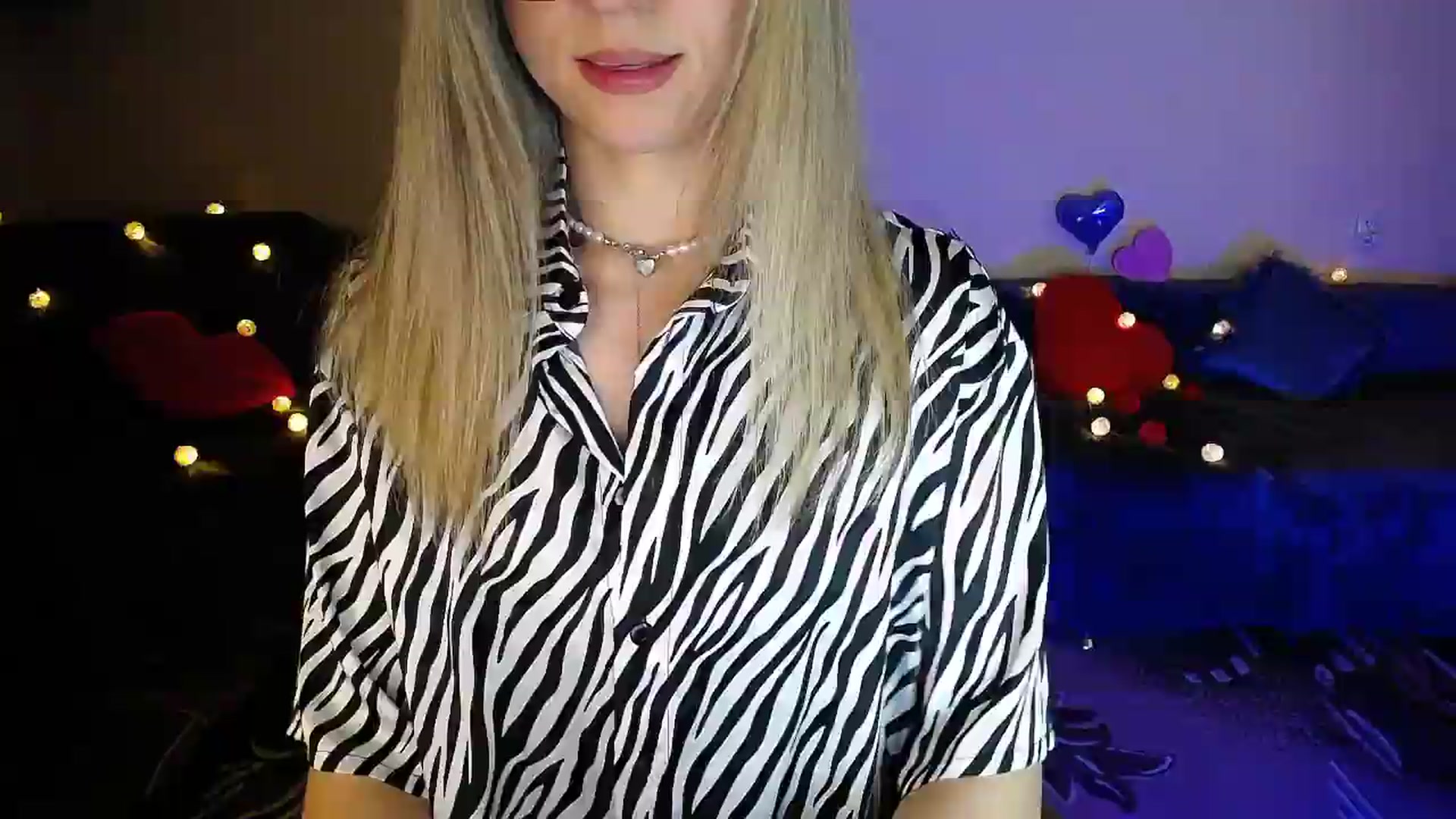 Gallery image thumbnail from Sunshine_alis's myfreecams stream on, 05/19/2026, 20:18 image 15 of 20