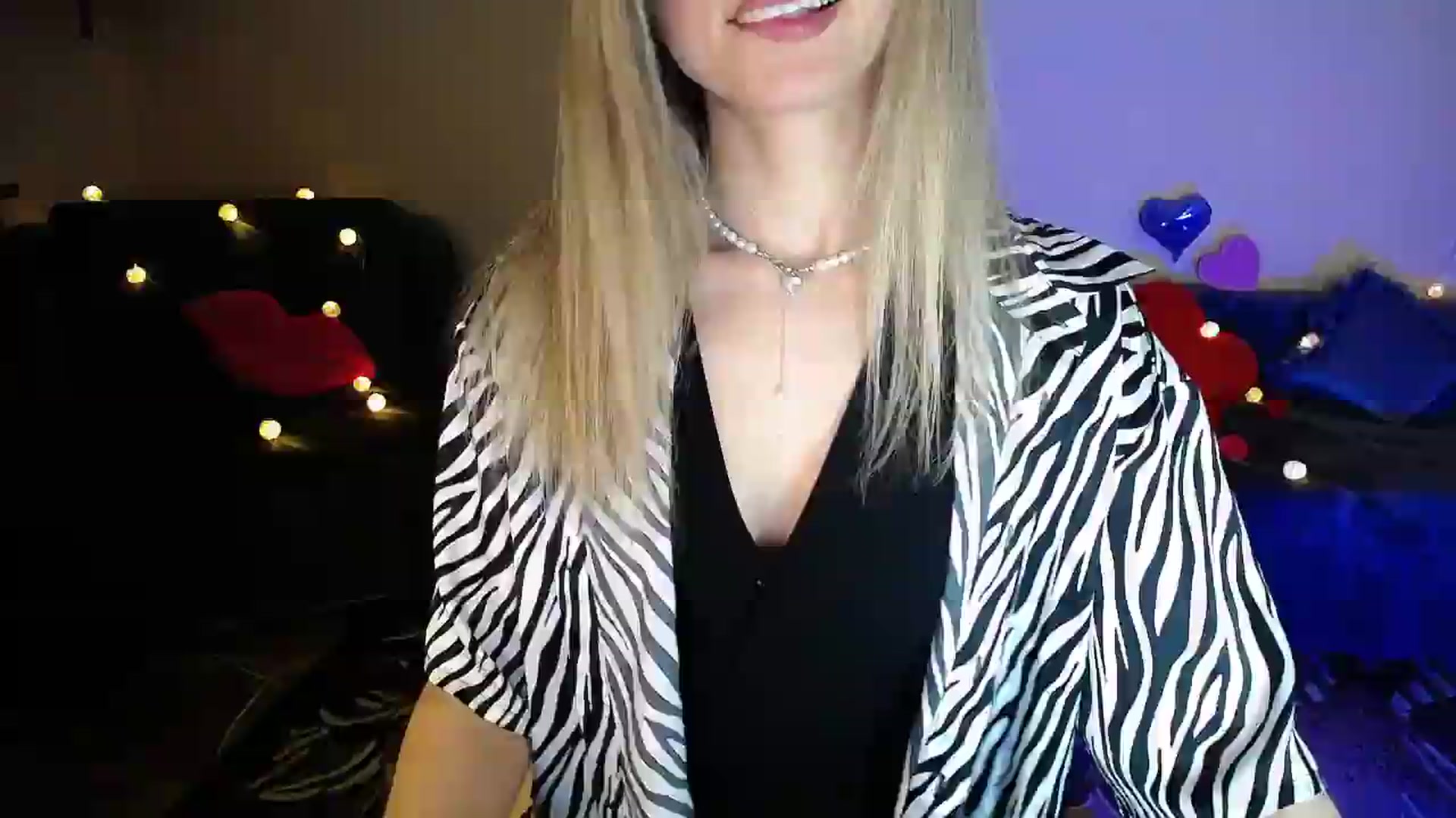 Gallery image thumbnail from Sunshine_alis's myfreecams stream on, 05/19/2026, 20:18 image 17 of 20