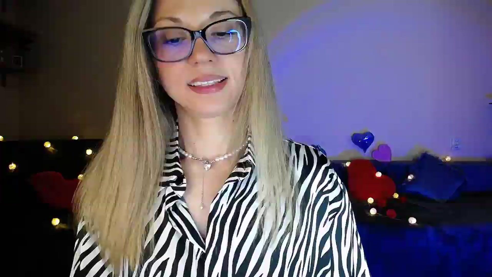 Gallery image thumbnail from Sunshine_alis's myfreecams stream on, 05/19/2026, 20:18 image 14 of 20
