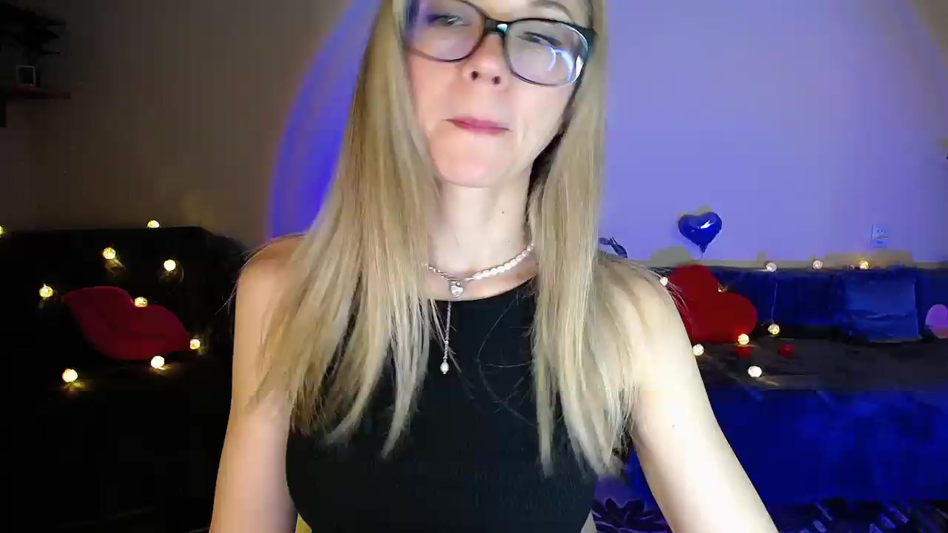 Gallery image thumbnail from Sunshine_alis's myfreecams stream on, 05/26/2026, 19:56 image 11 of 20