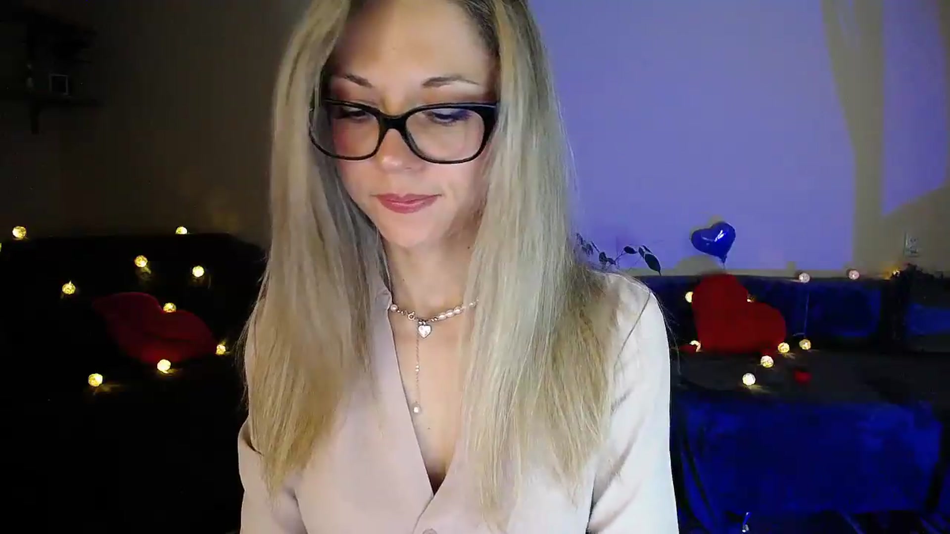 Gallery image thumbnail from Sunshine_alis's myfreecams stream on, 06/05/2026, 19:50 image 16 of 20