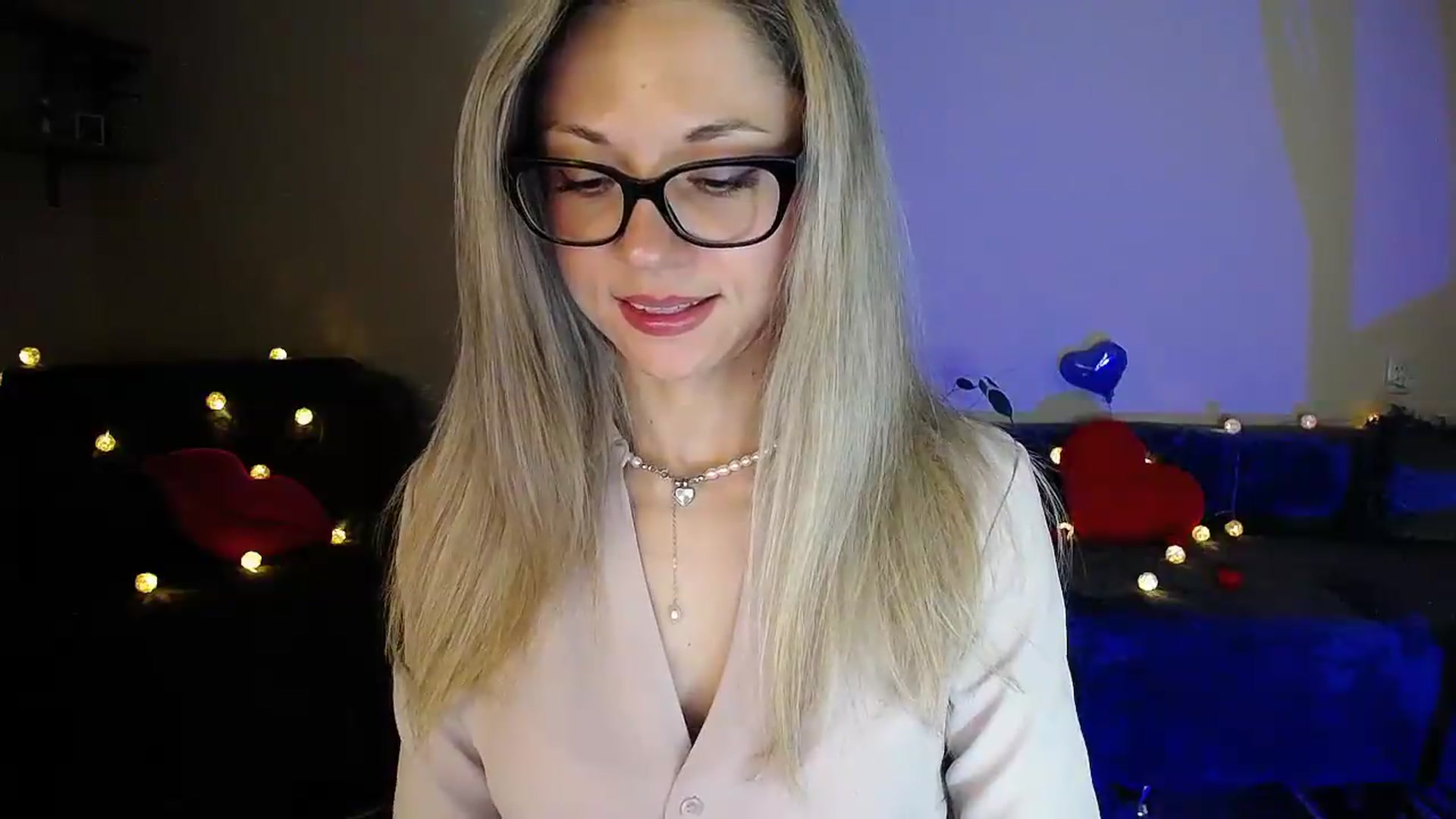 Gallery image thumbnail from Sunshine_alis's myfreecams stream on, 06/05/2026, 19:50 image 13 of 20