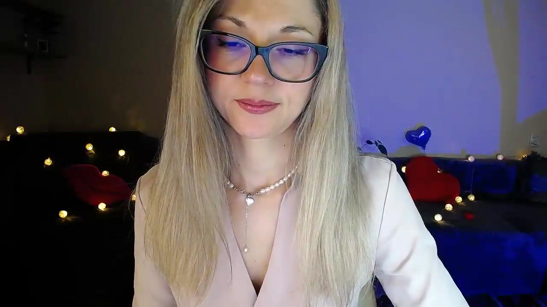 Gallery image thumbnail from Sunshine_alis's myfreecams stream on, 06/05/2026, 19:50 image 5 of 20