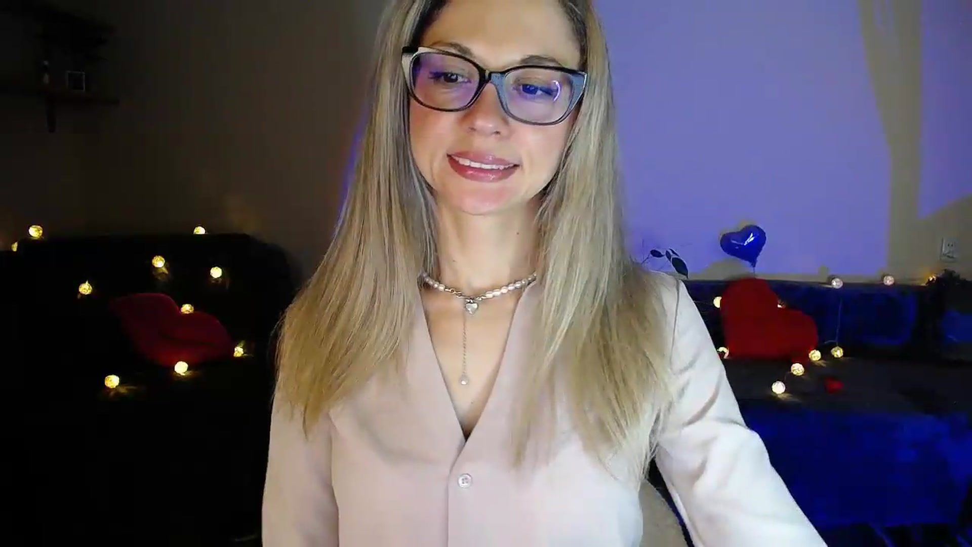 Gallery image thumbnail from Sunshine_alis's myfreecams stream on, 06/05/2026, 19:50 image 11 of 20